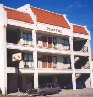 Facade/entrance in Ocean Cove Motel