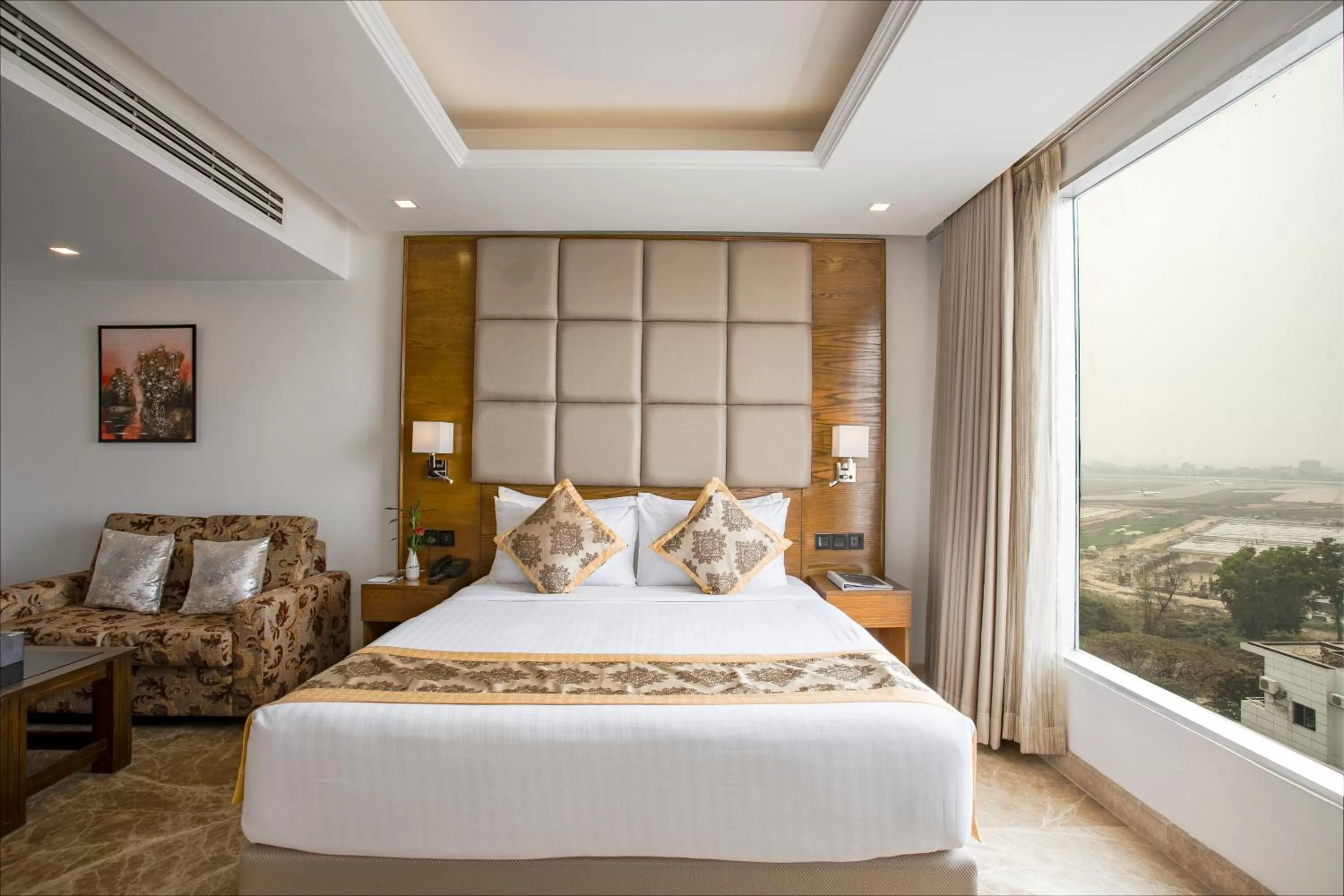 Bed in Marino Royal Hotel