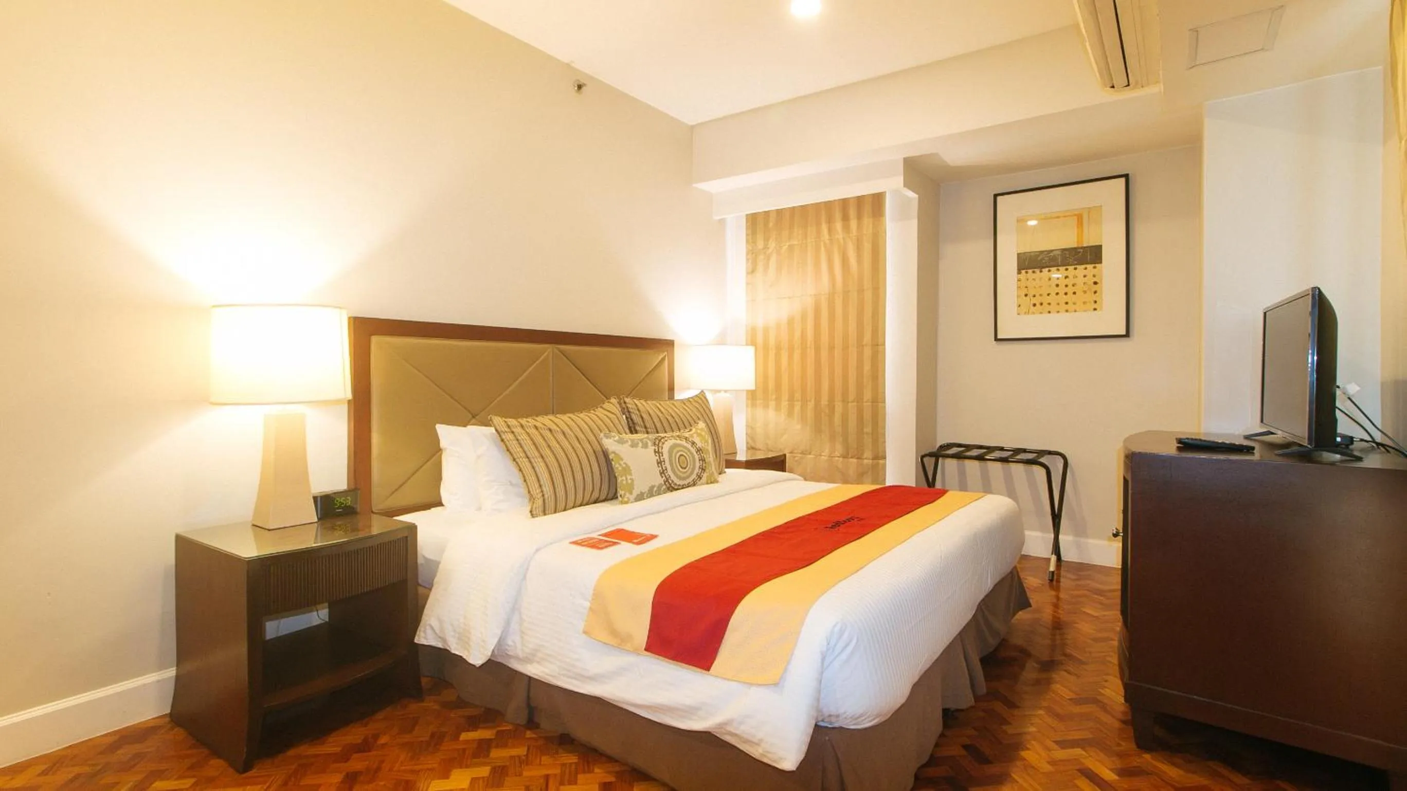 Bed in RedDoorz Premium at The Residences Olympia Makati