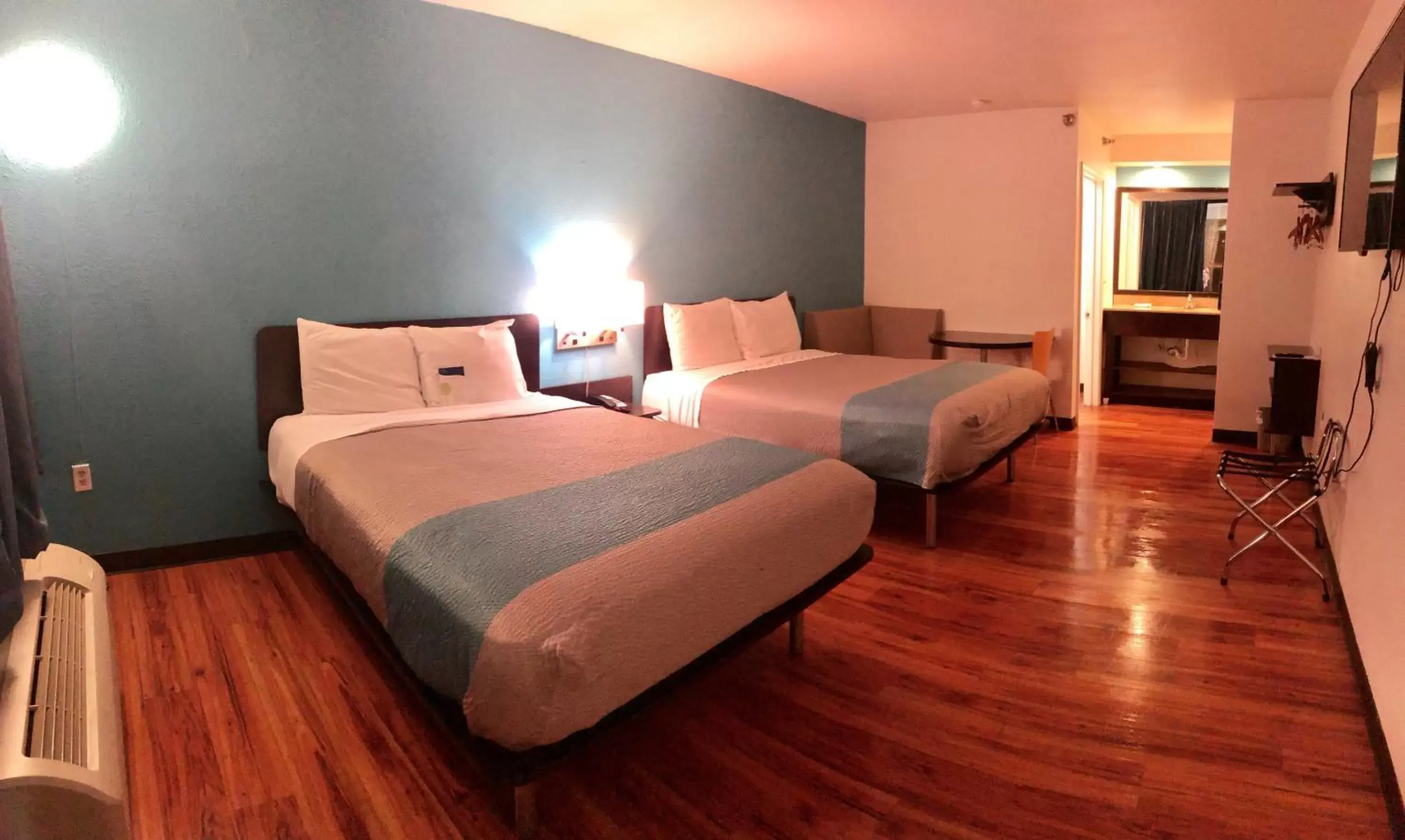 Queen Room with Two Queen Beds - Non-Smoking in Motel 6-Nashville, TN - Airport Queen Room with Two Queen Beds - Non-Smoking in Motel 6-Nashville, TN - Airport