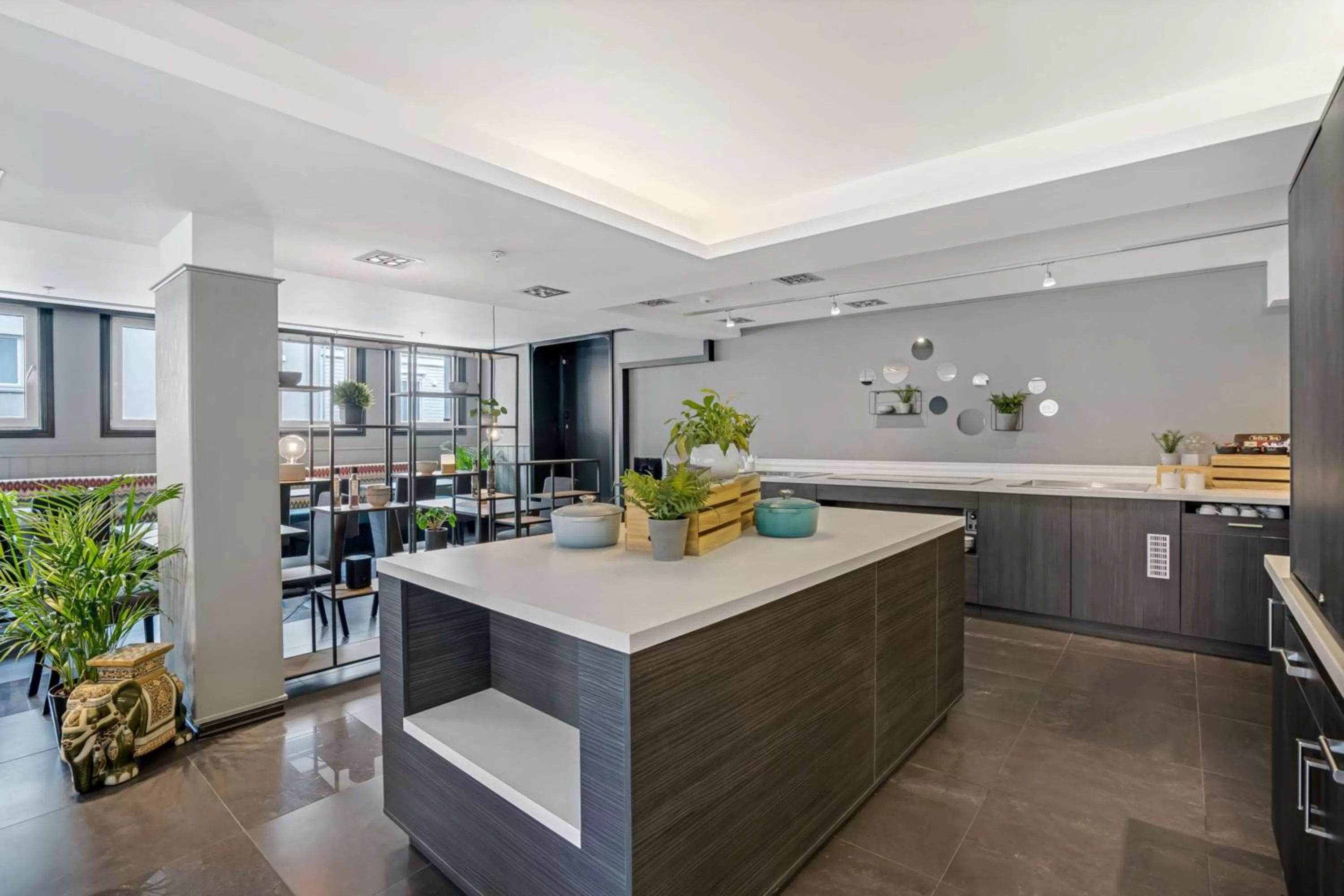 Restaurant/places to eat, Kitchen/Kitchenette in Sure Hotel by Best Western Haugesund