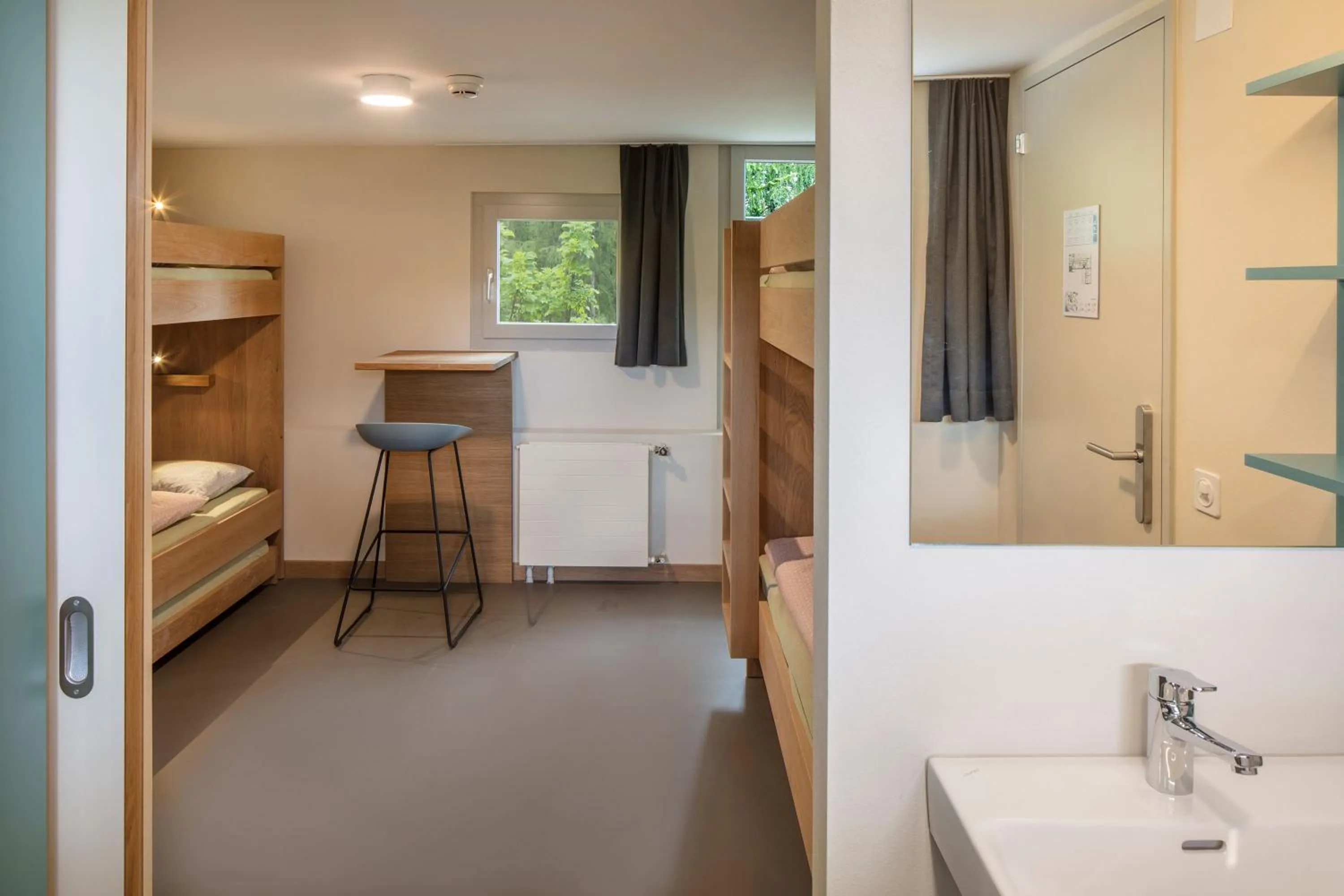 Photo of the whole room, Bed in Crans-Montana Youth Hostel