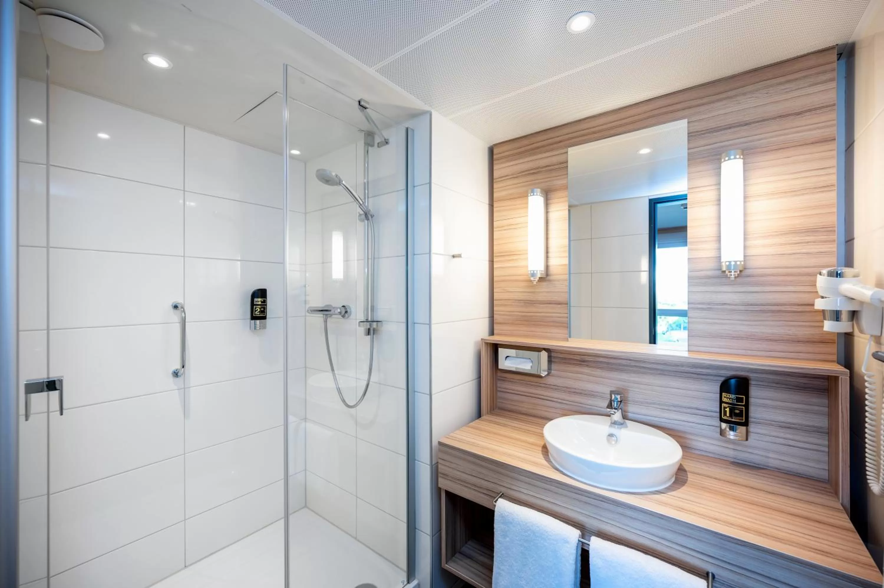 Shower in Staycity Aparthotels Heidelberg