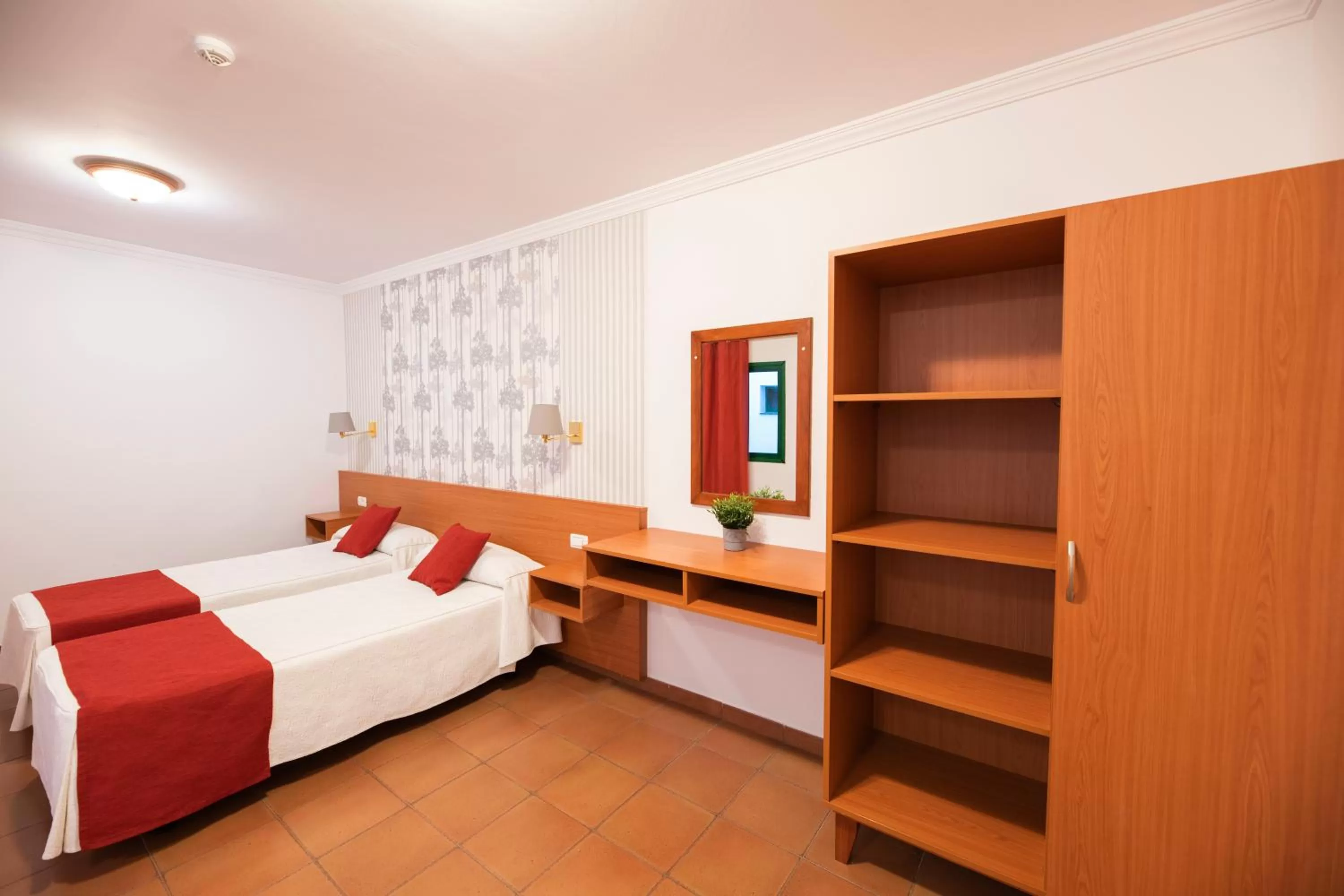 Photo of the whole room in Hotel Apartamentos Villa Gomera