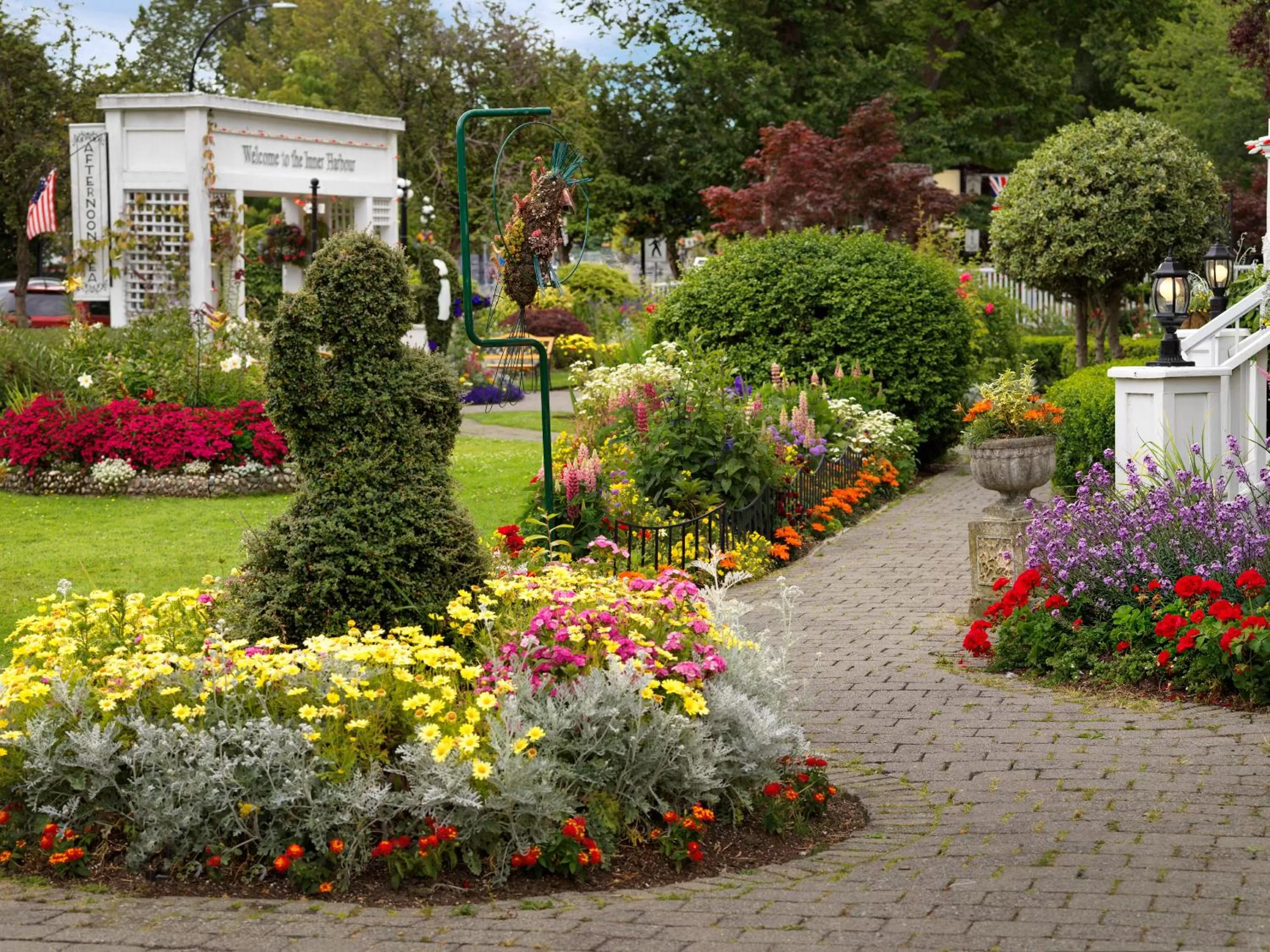 Property building in Pendray Inn and Tea House