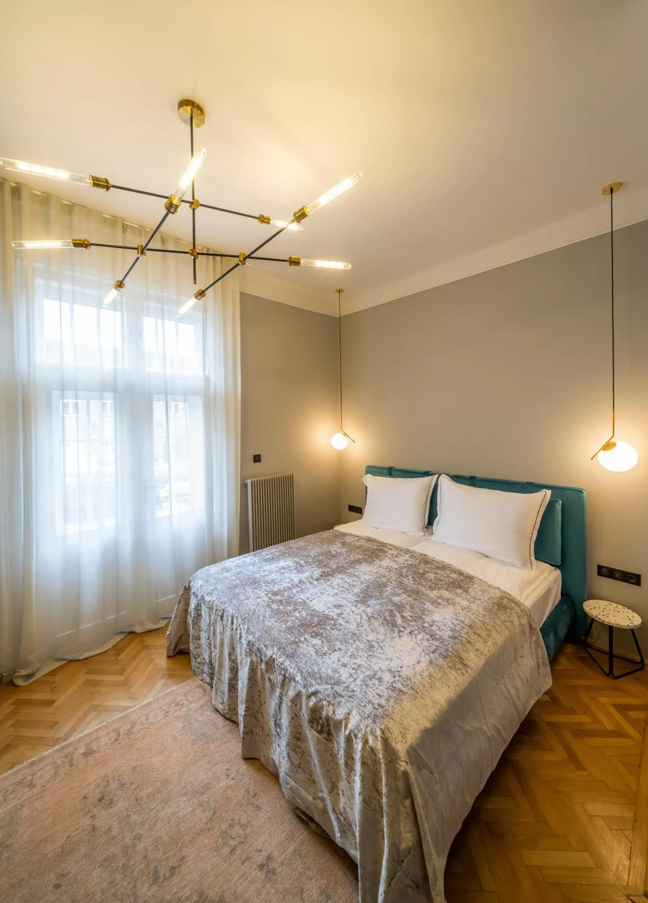 Photo of the whole room, Bed in Nest