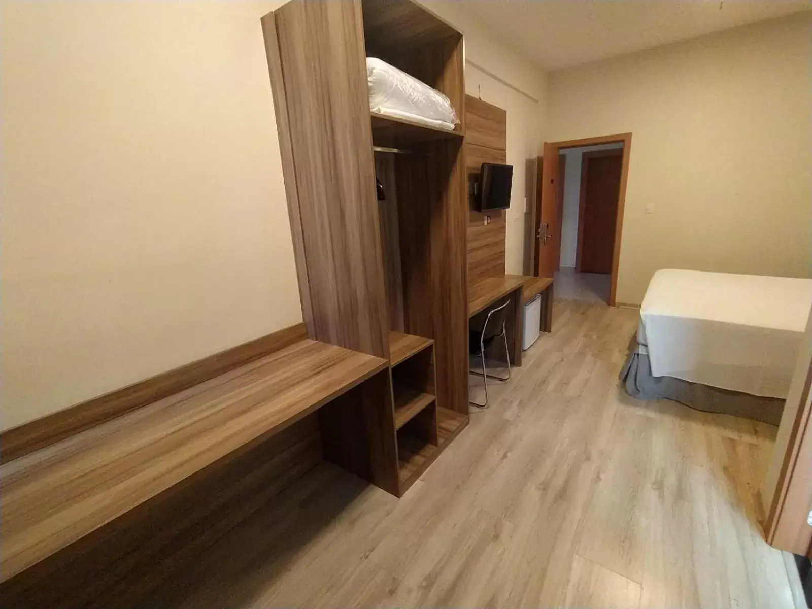 Deluxe Double Room with Shower - single occupancy in Minas Platinum Hotel & Convention Deluxe Double Room with Shower - single occupancy in Minas Platinum Hotel & Convention