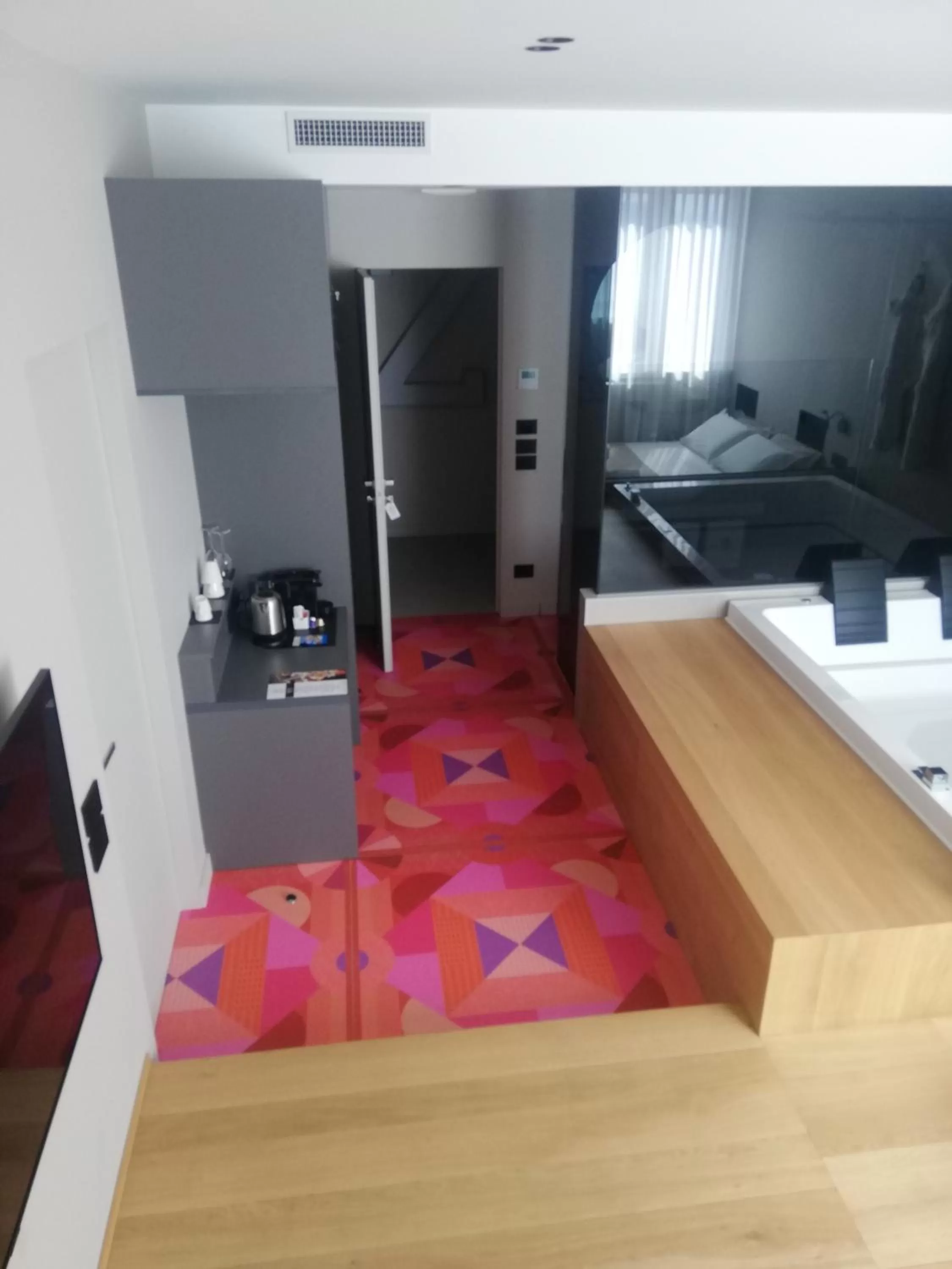 Photo of the whole room in ZOE LUXURY SUITES