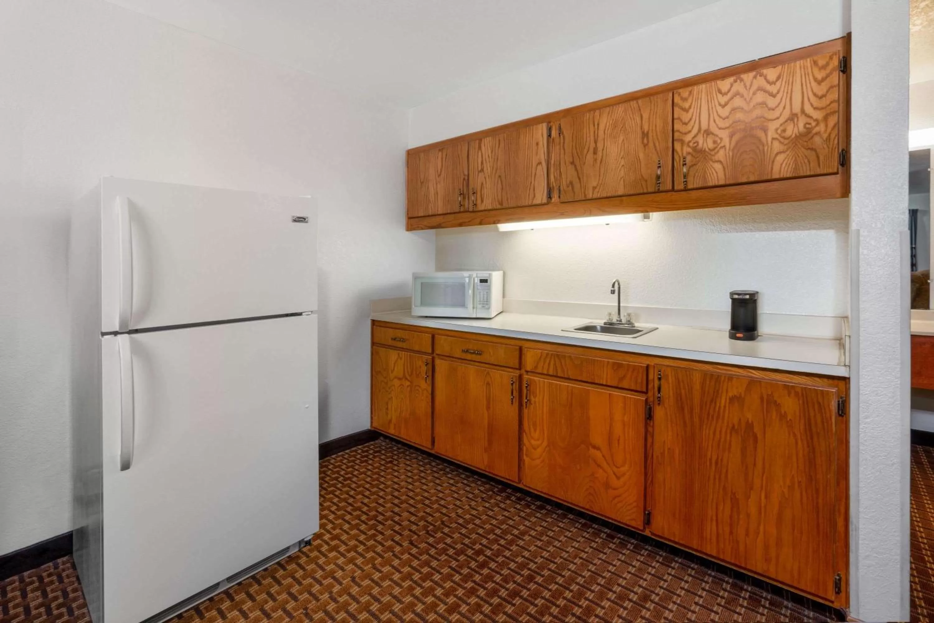 Photo of the whole room in Super 8 by Wyndham Goodland