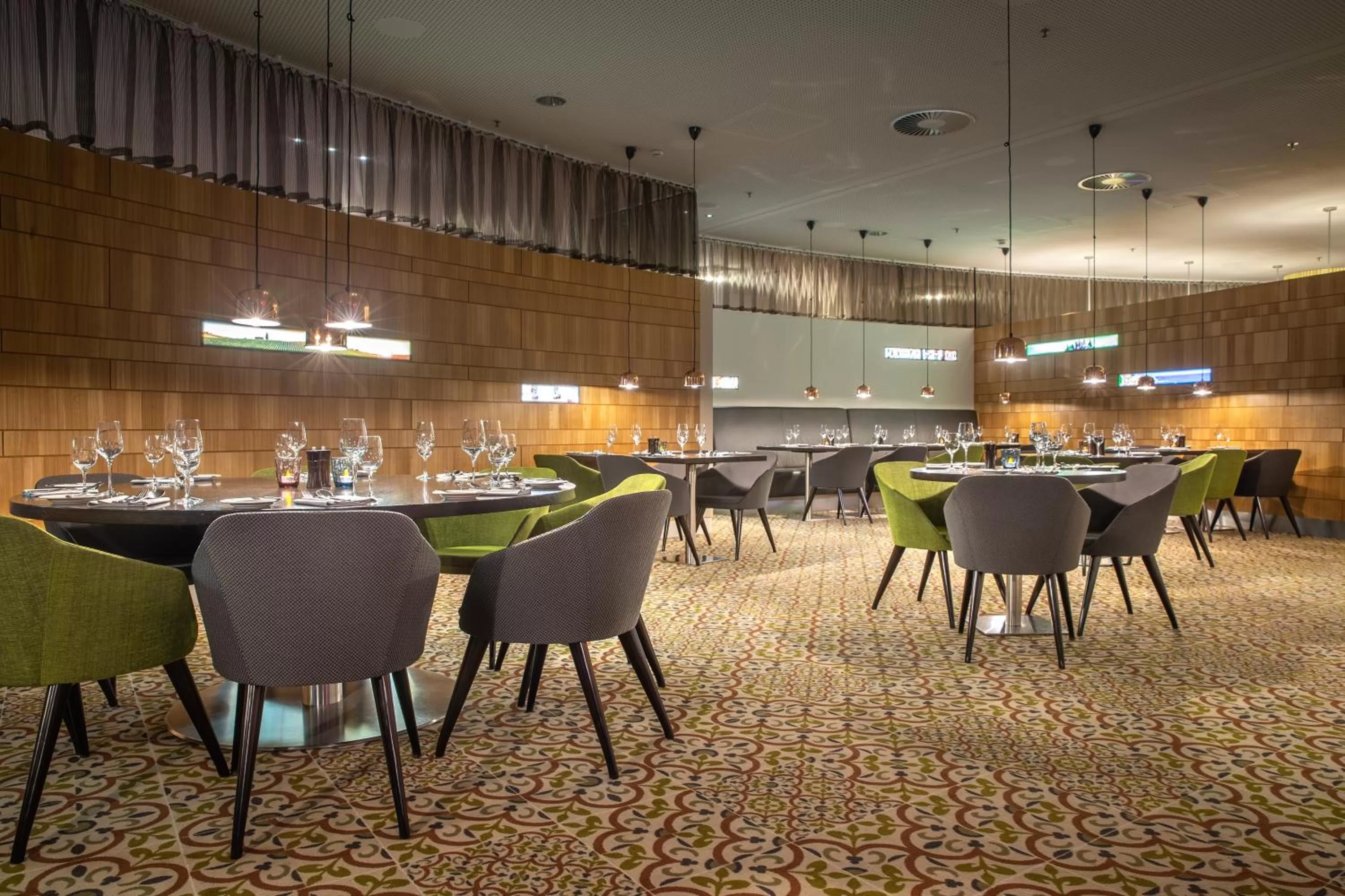 Restaurant/places to eat in Radisson Blu Hotel, Hamburg Airport