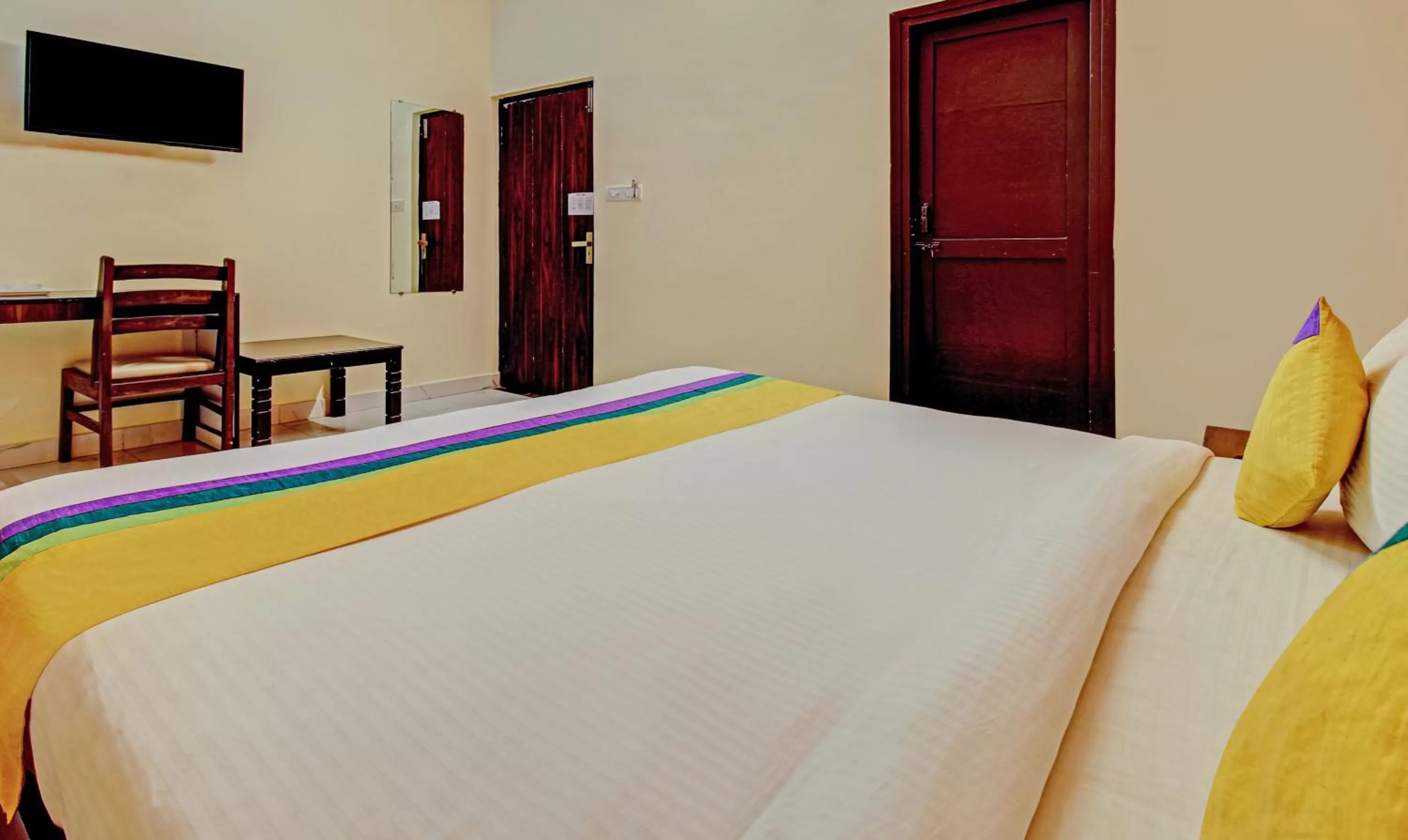 Bed in Itsy By Treebo - Royal Monarch