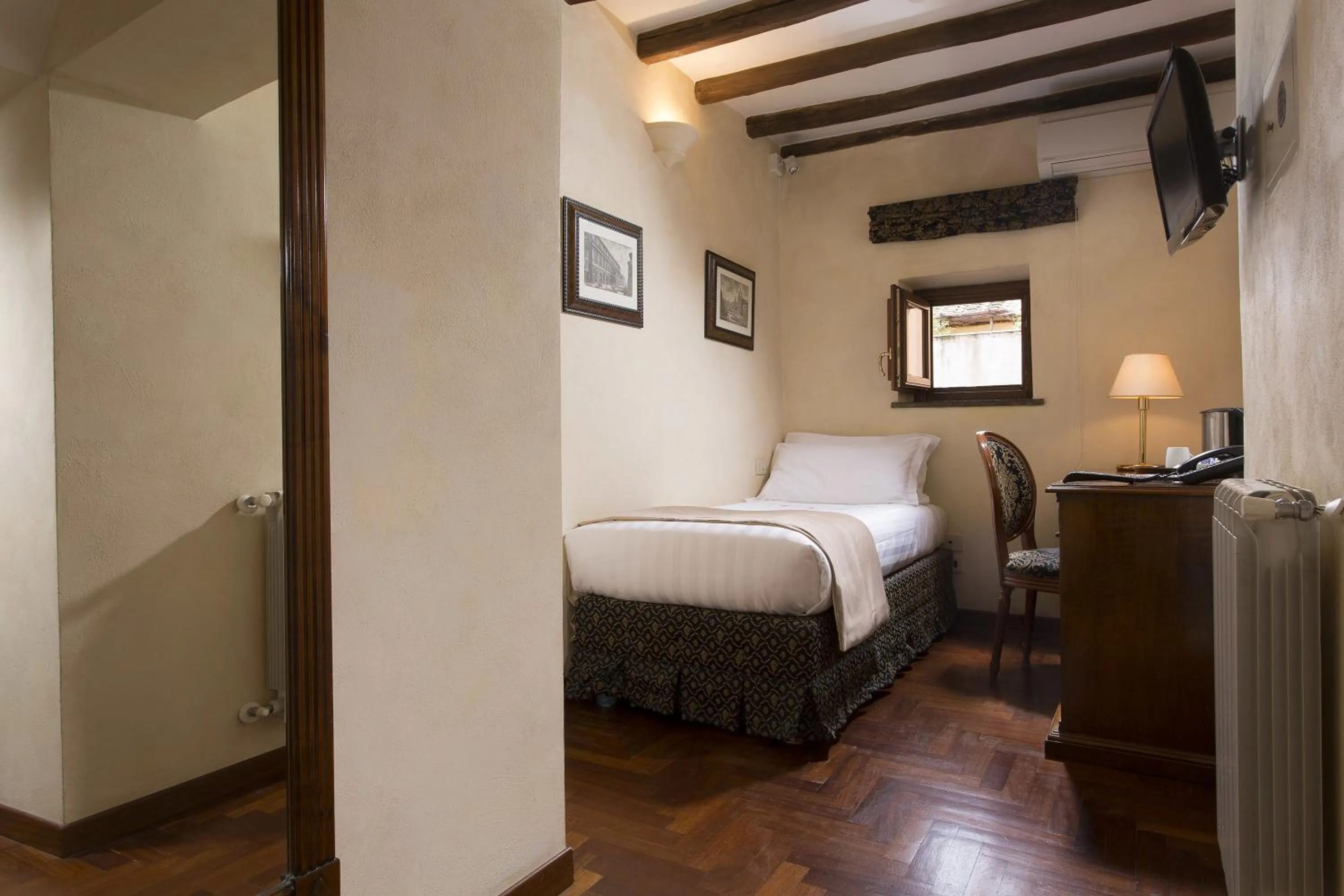 Bed in Hotel Teatro Pace