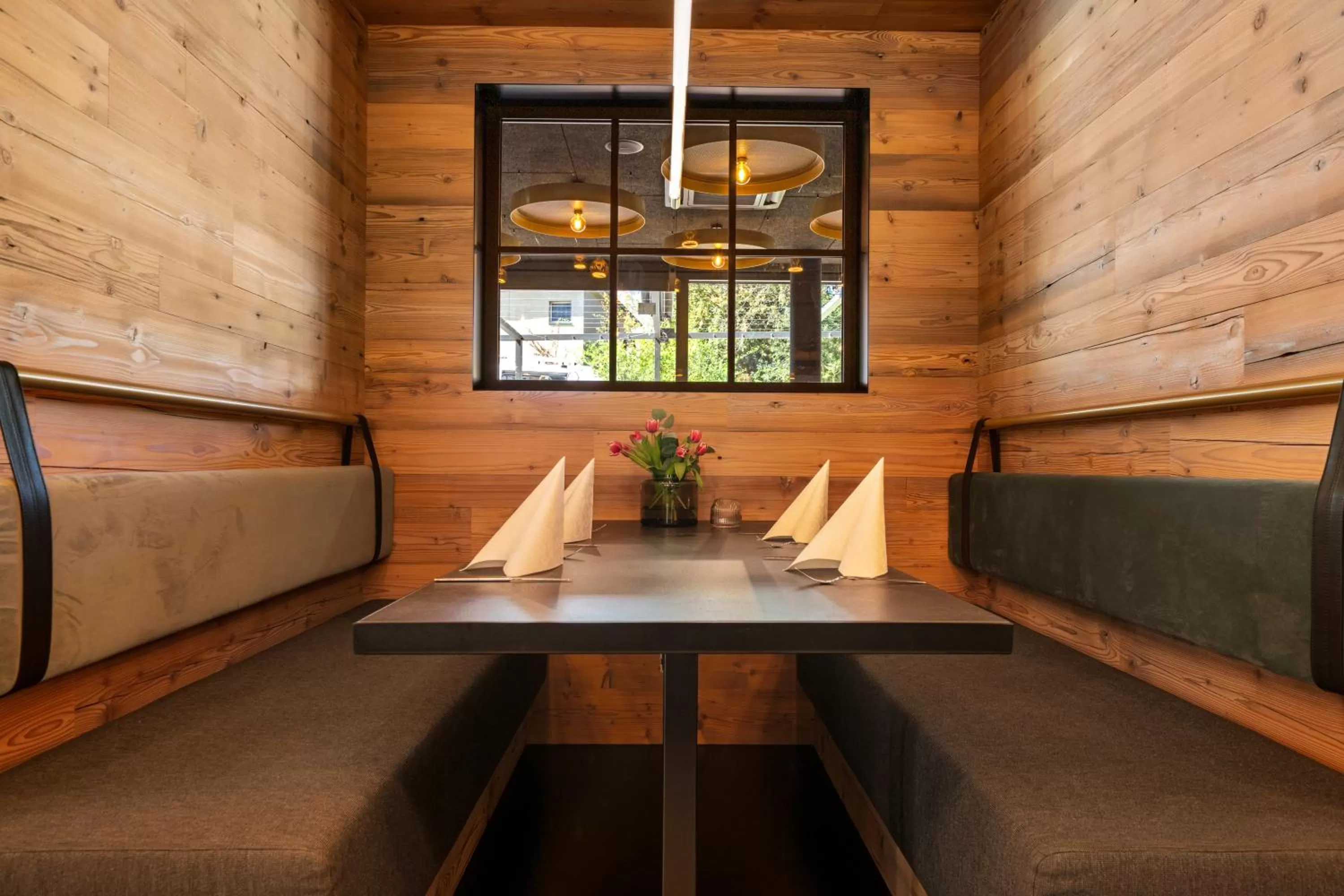 Restaurant/places to eat in Lukullum