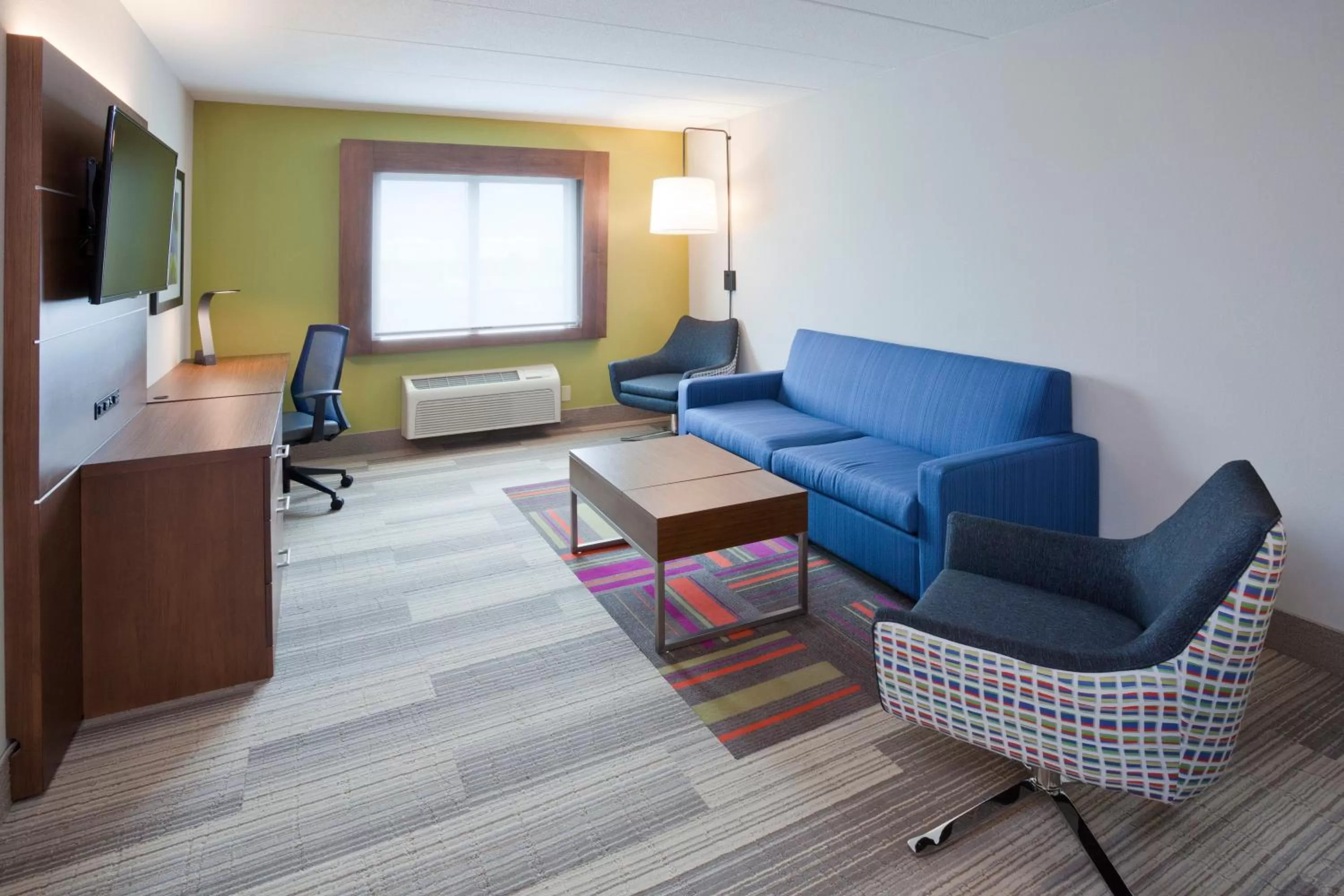 Photo of the whole room in Holiday Inn Express Roseville-St. Paul by IHG