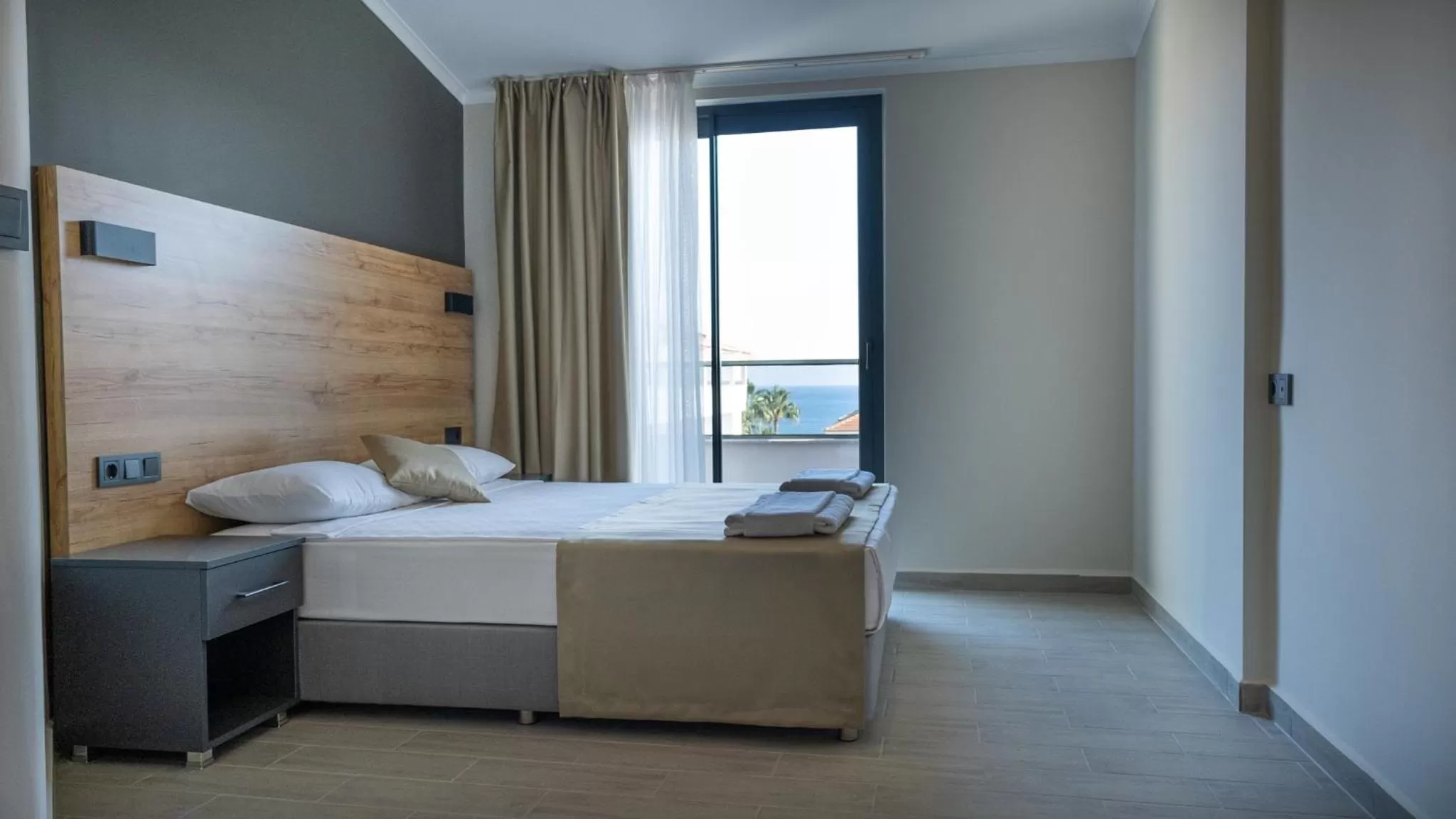 Bedroom, Bed in Nas Suite