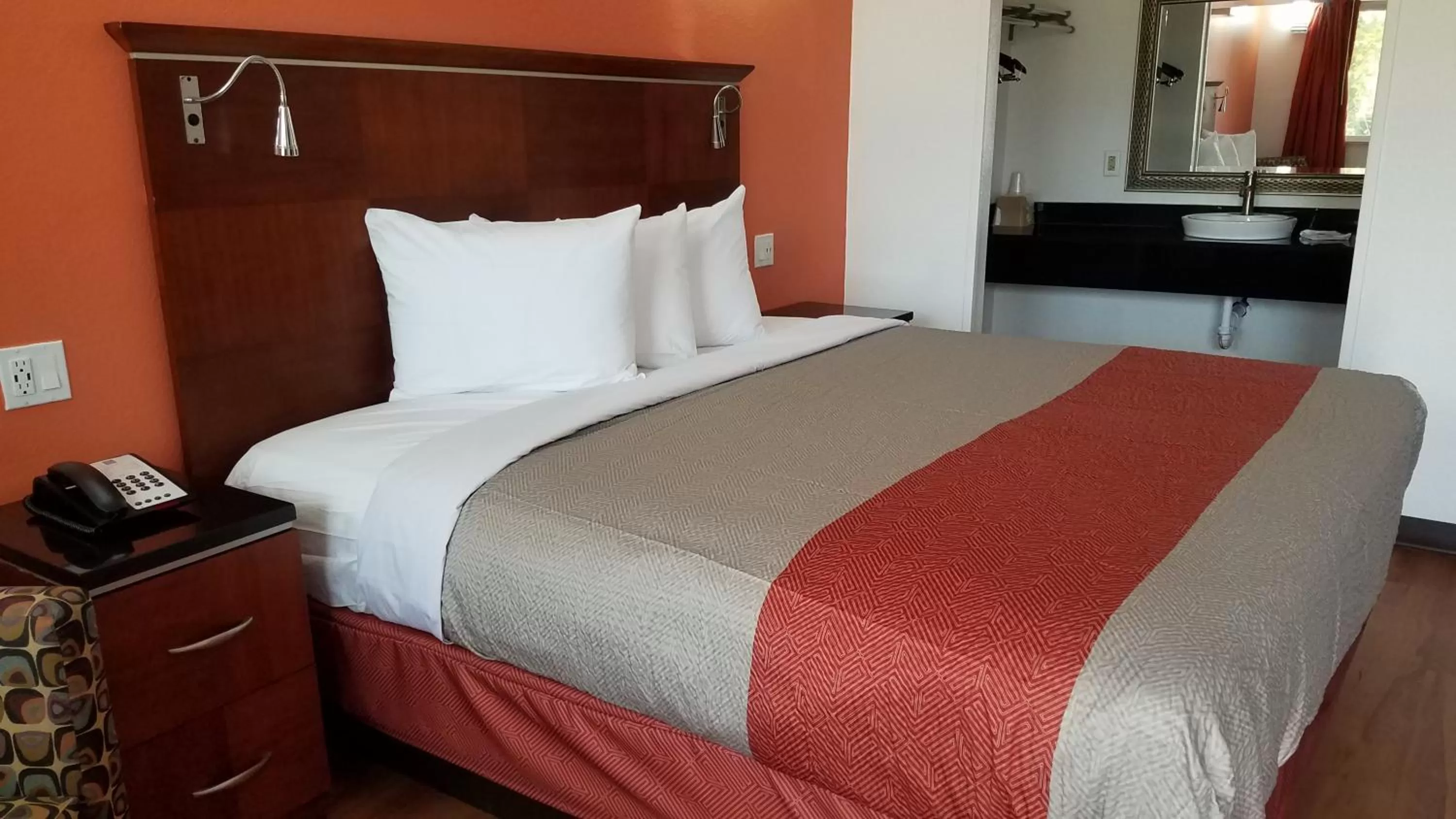 Bed in Motel 6-Alma, AR