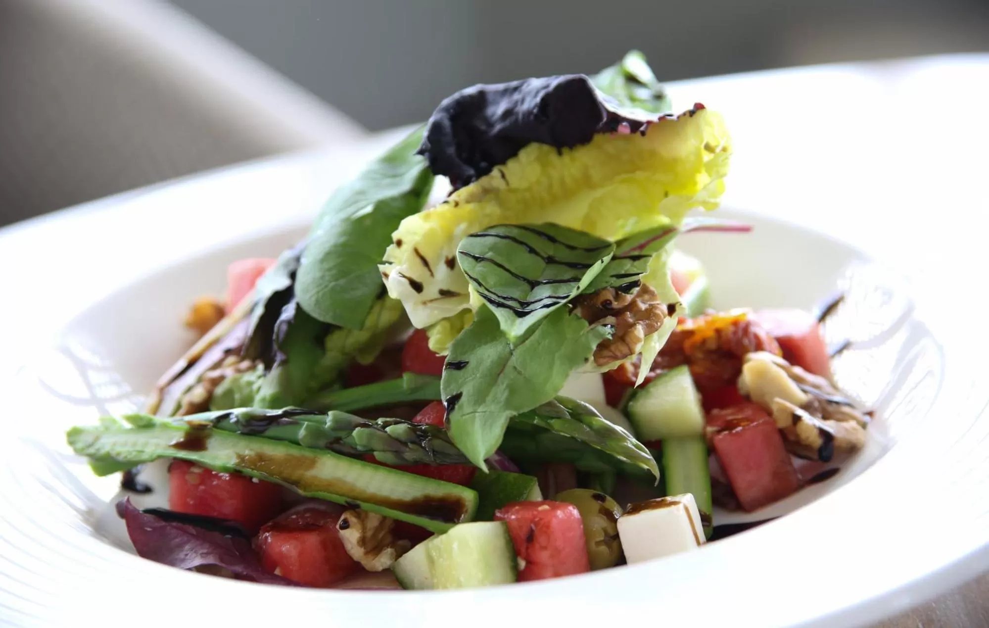 Restaurant/places to eat in Treacys Oakwood Hotel, Shannon