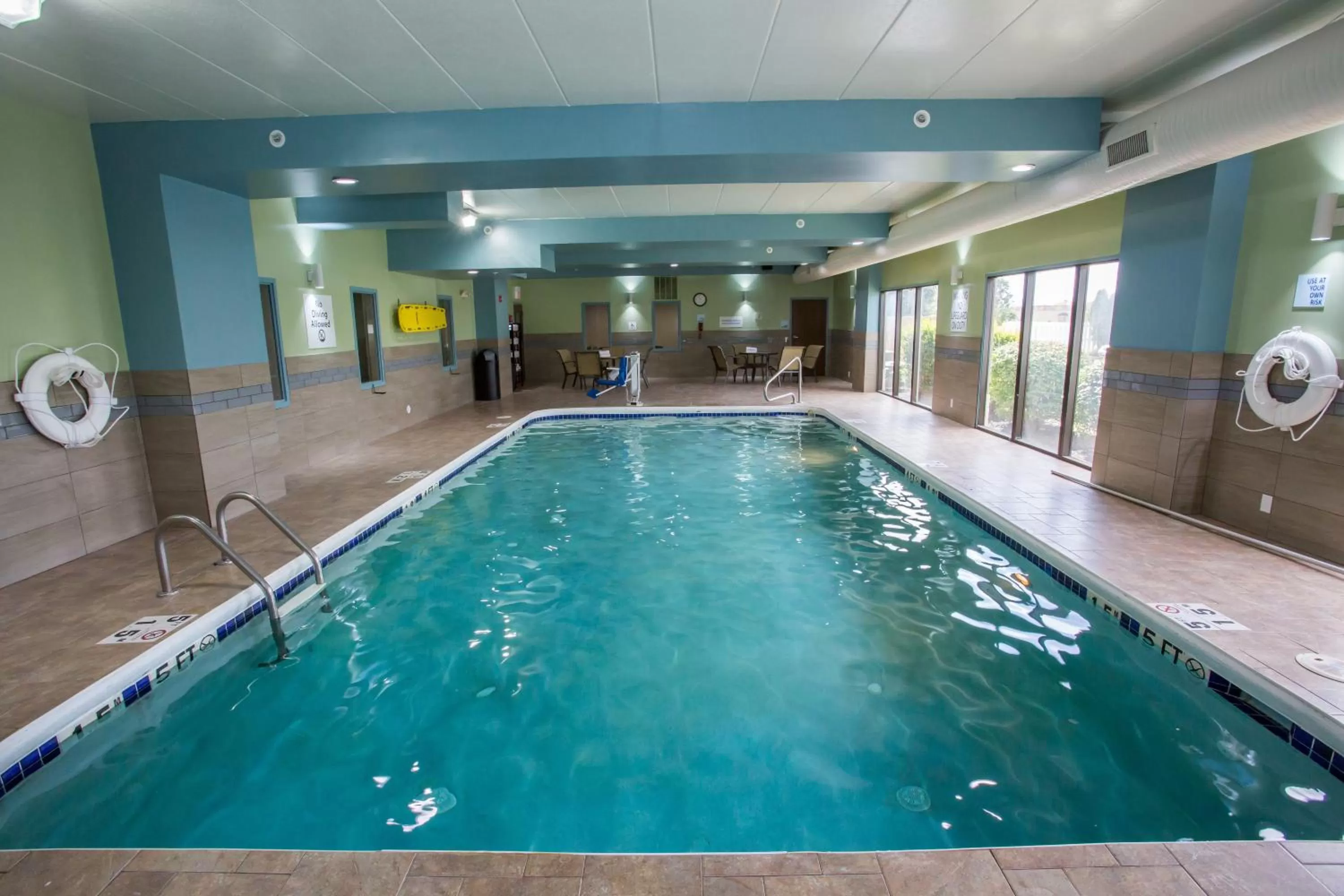 Swimming pool in Holiday Inn Express Wilmington by IHG