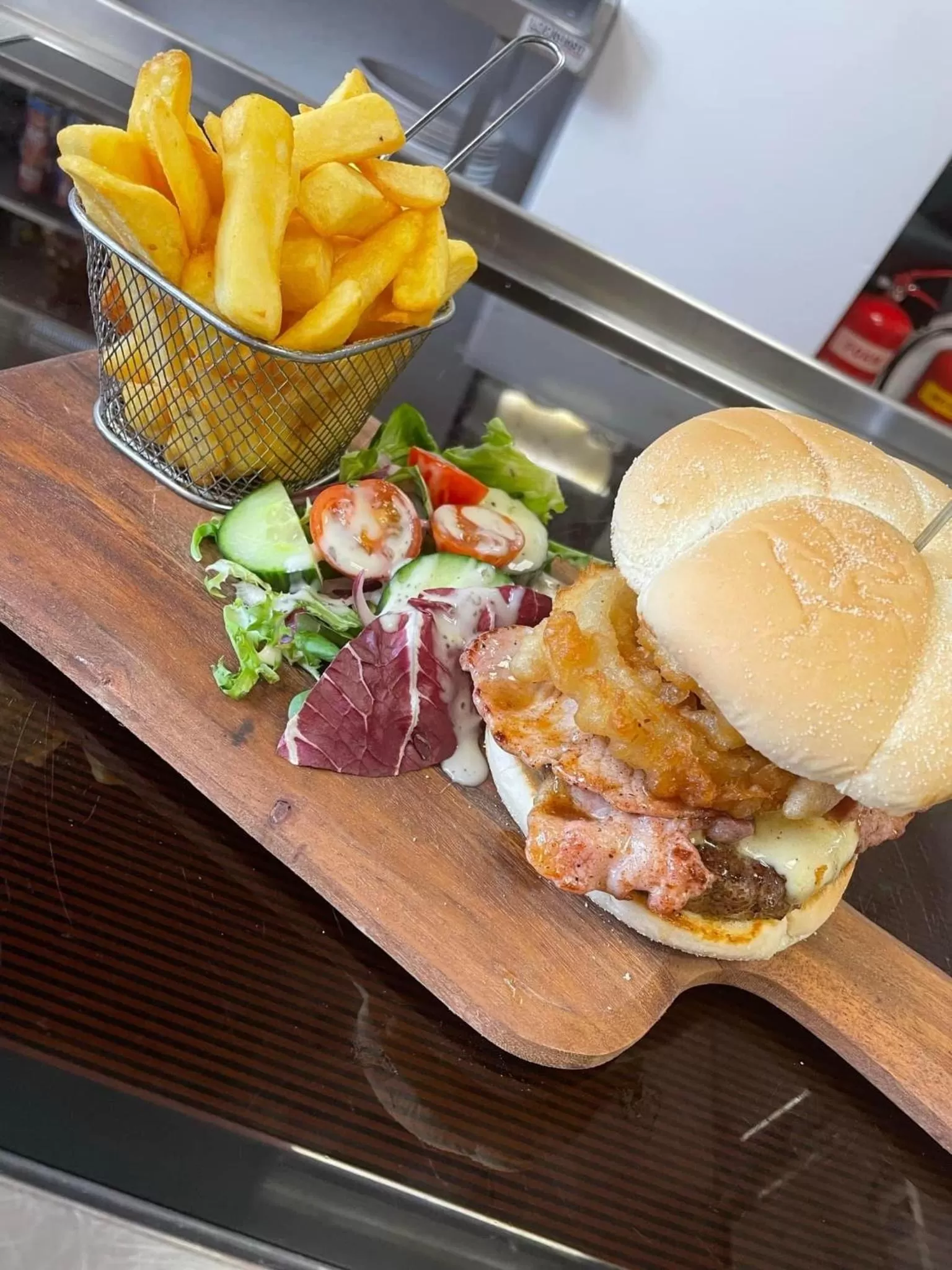 Food and drinks in The Six Bells