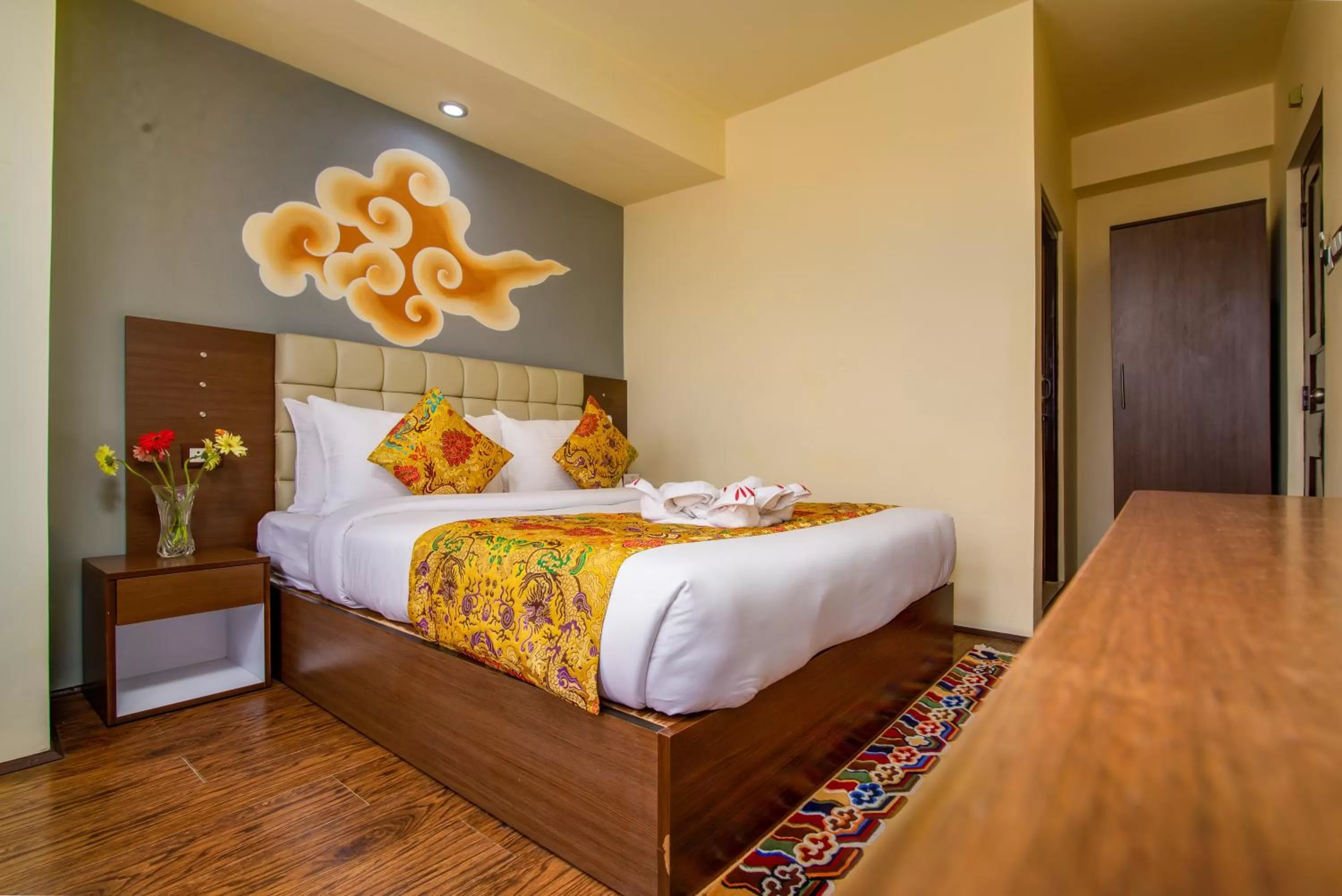 Bedroom, Bed in Muscatel Grand Silkroute - 300 Mts from MG Marg