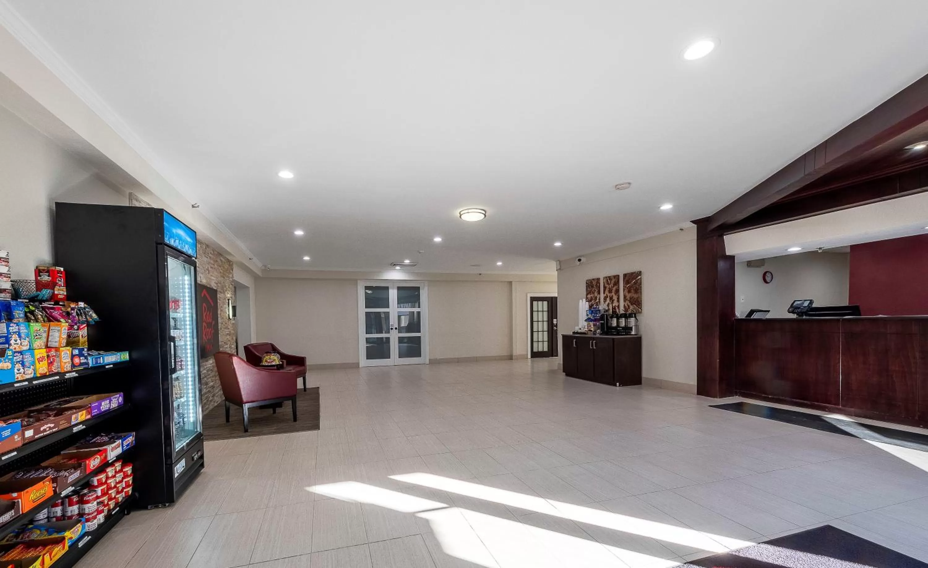 Lobby or reception in Red Roof Inn Bordentown - McGuire AFB