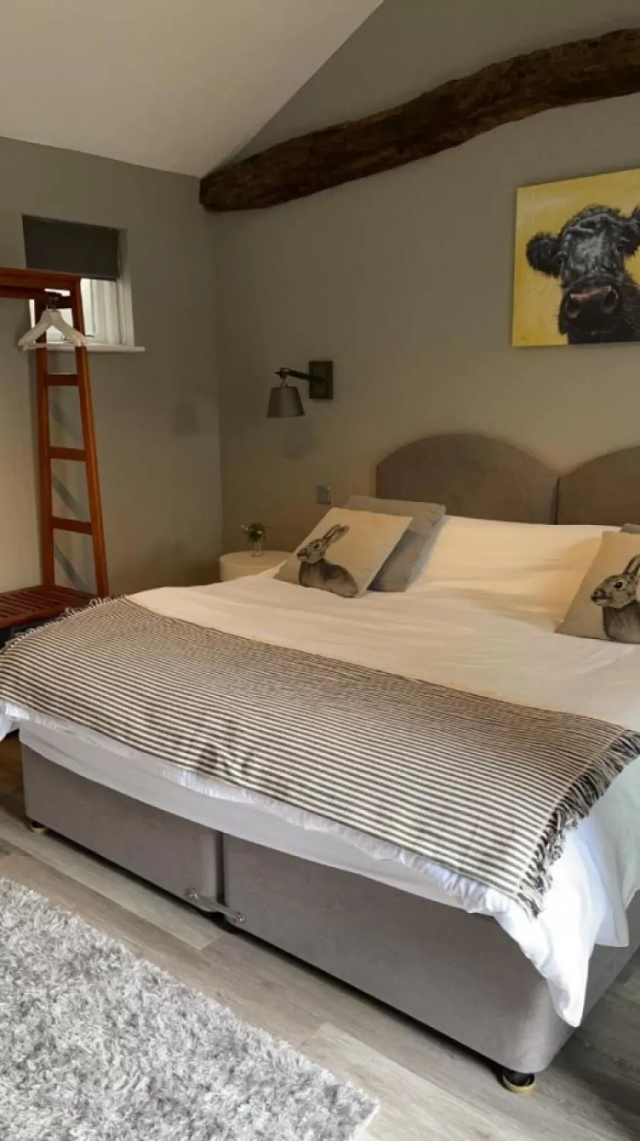 Bedroom, Bed in The British Queen, Meldreth