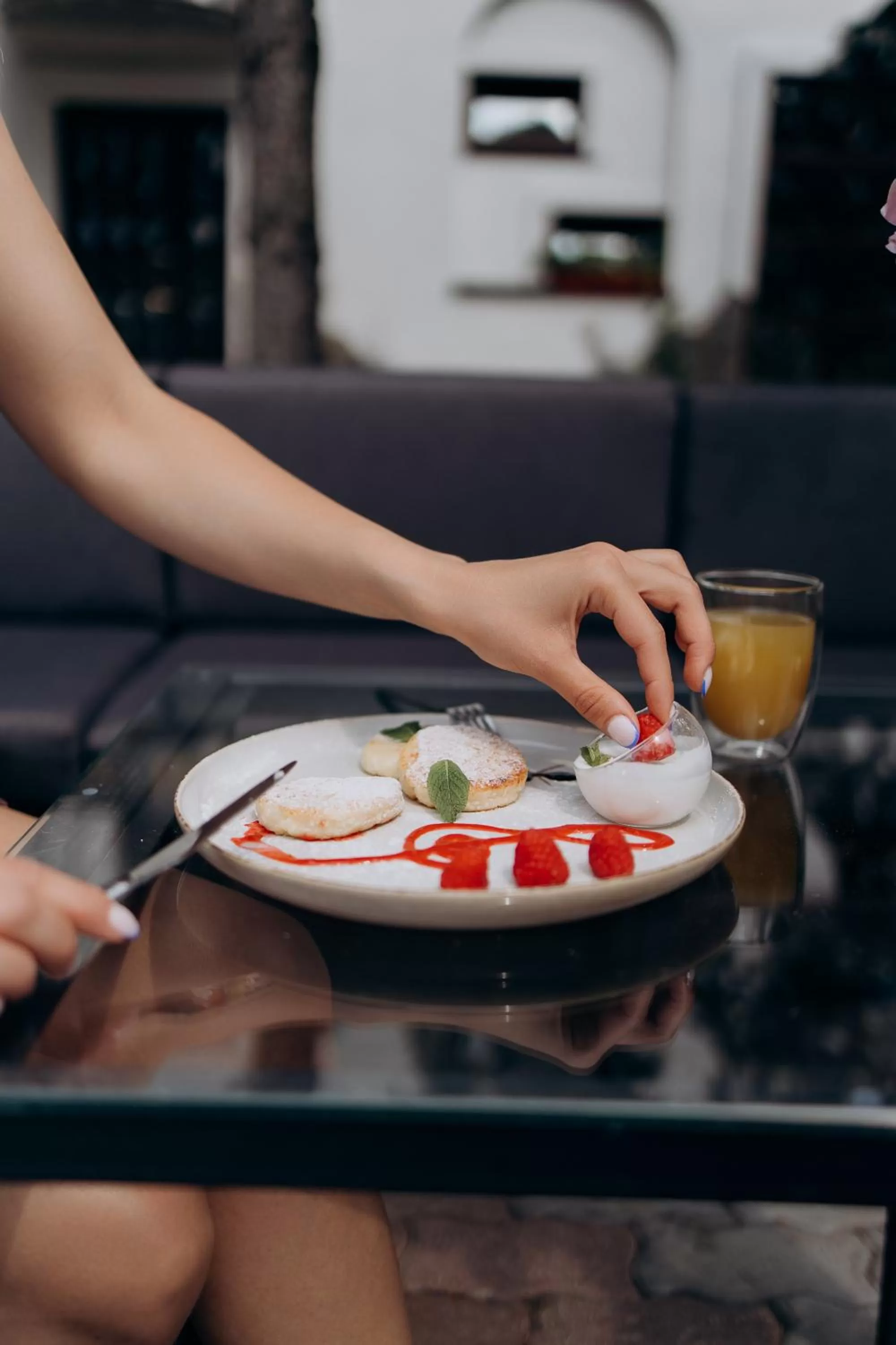 Restaurant/places to eat in Eduard Hotel