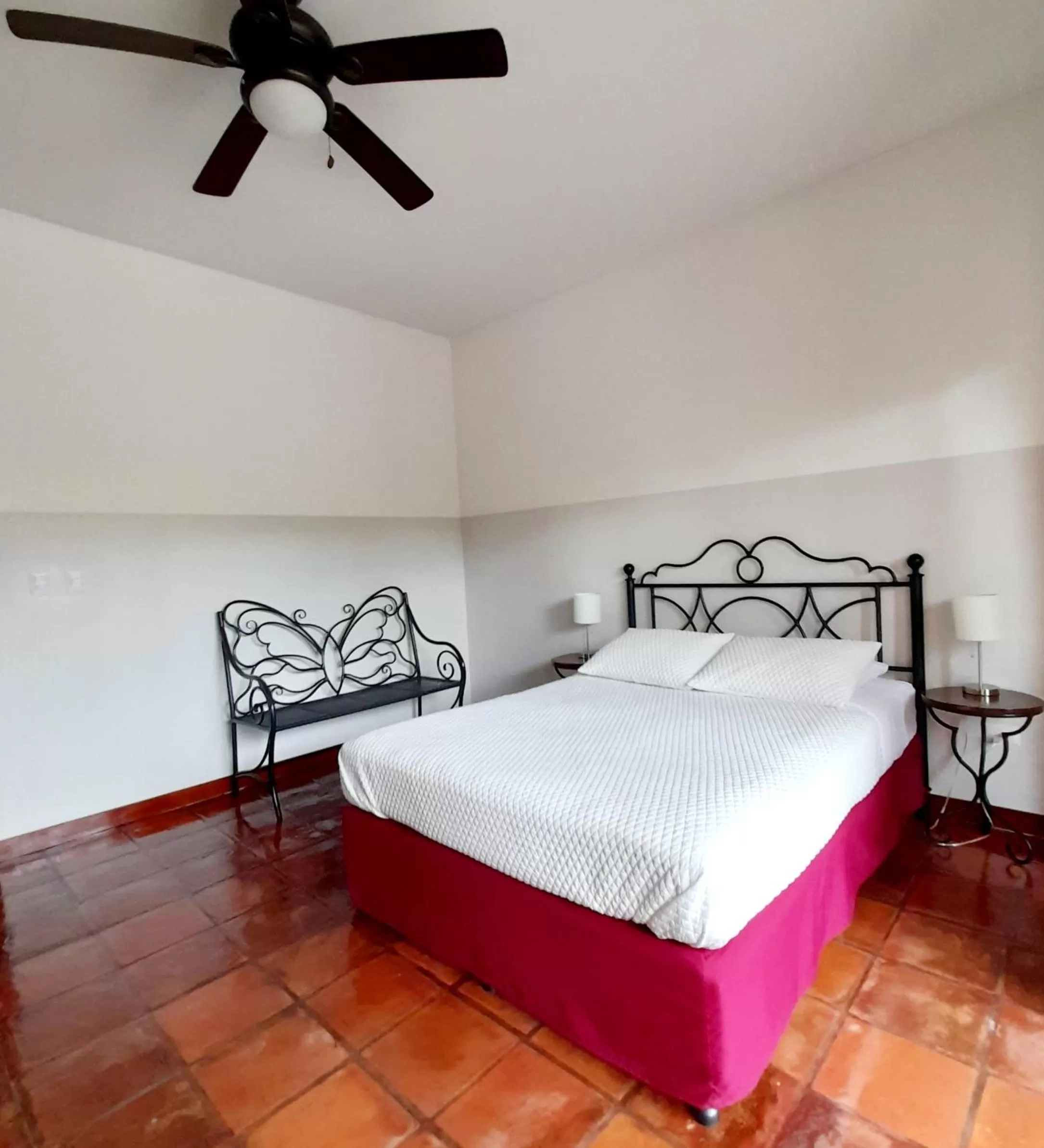 Bed in Hotel Jardín Garden de Granada Nicaragua