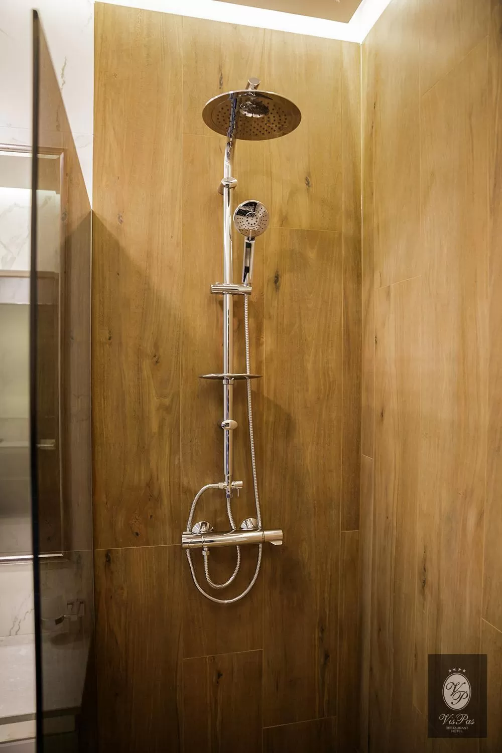 Shower in VisPas Hotel