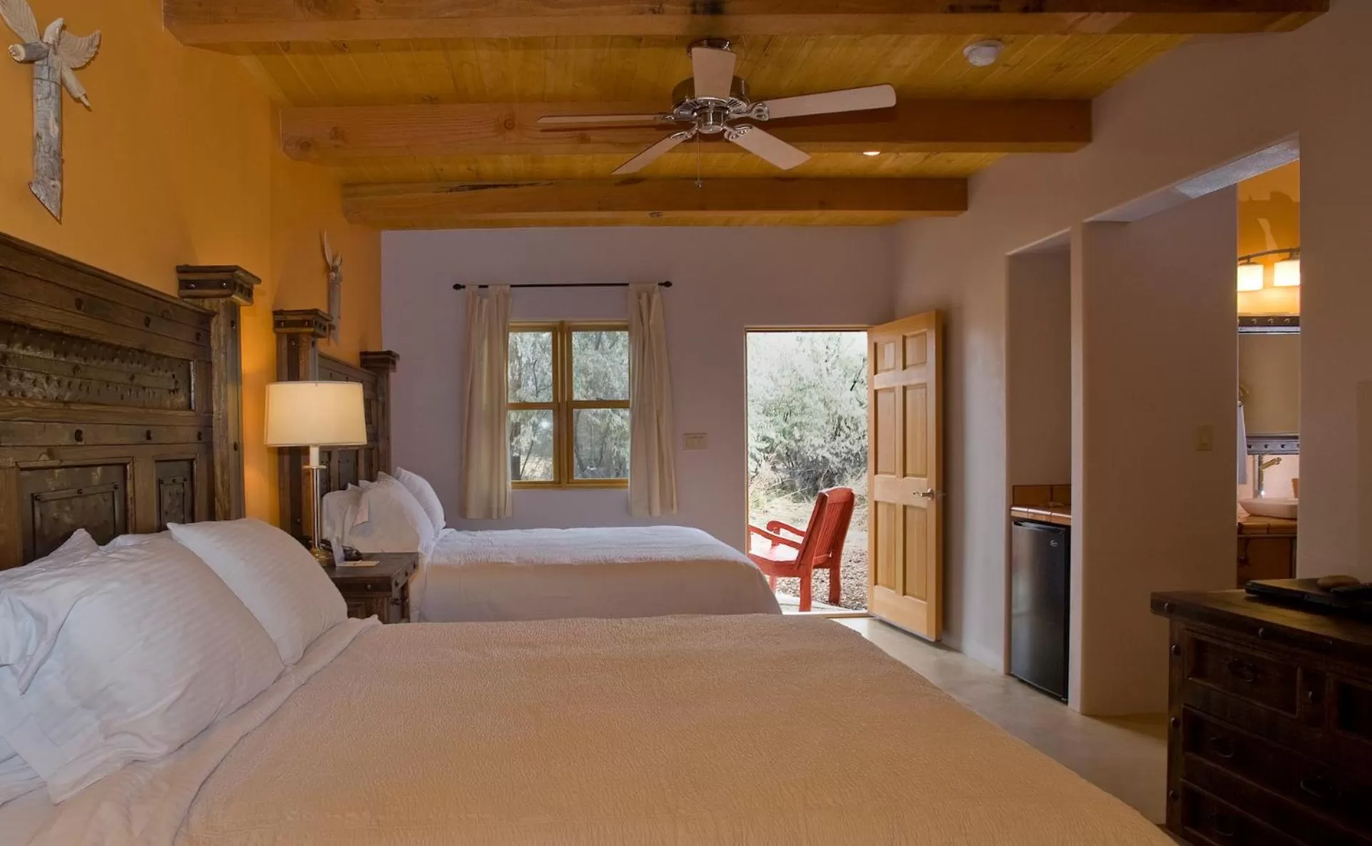 Photo of the whole room, Bed in Abiquiu Inn