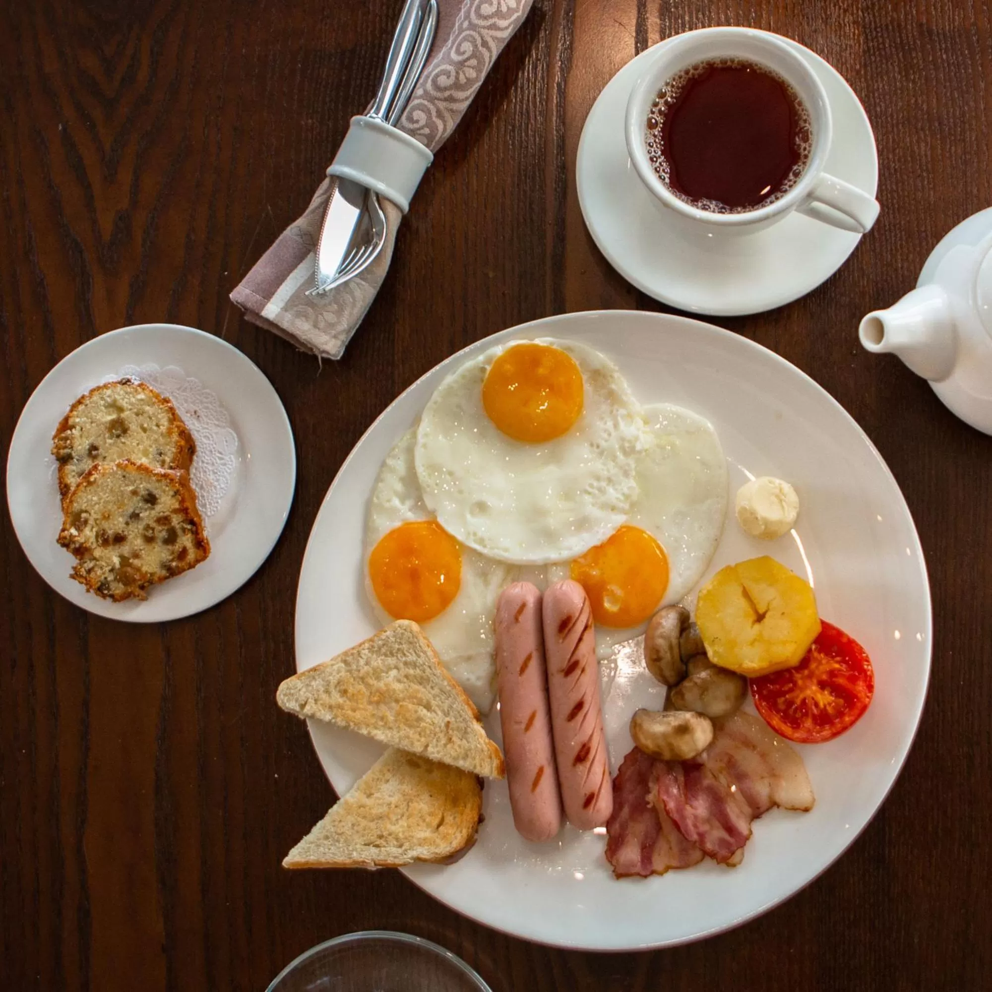 Restaurant/places to eat in Park Hotel