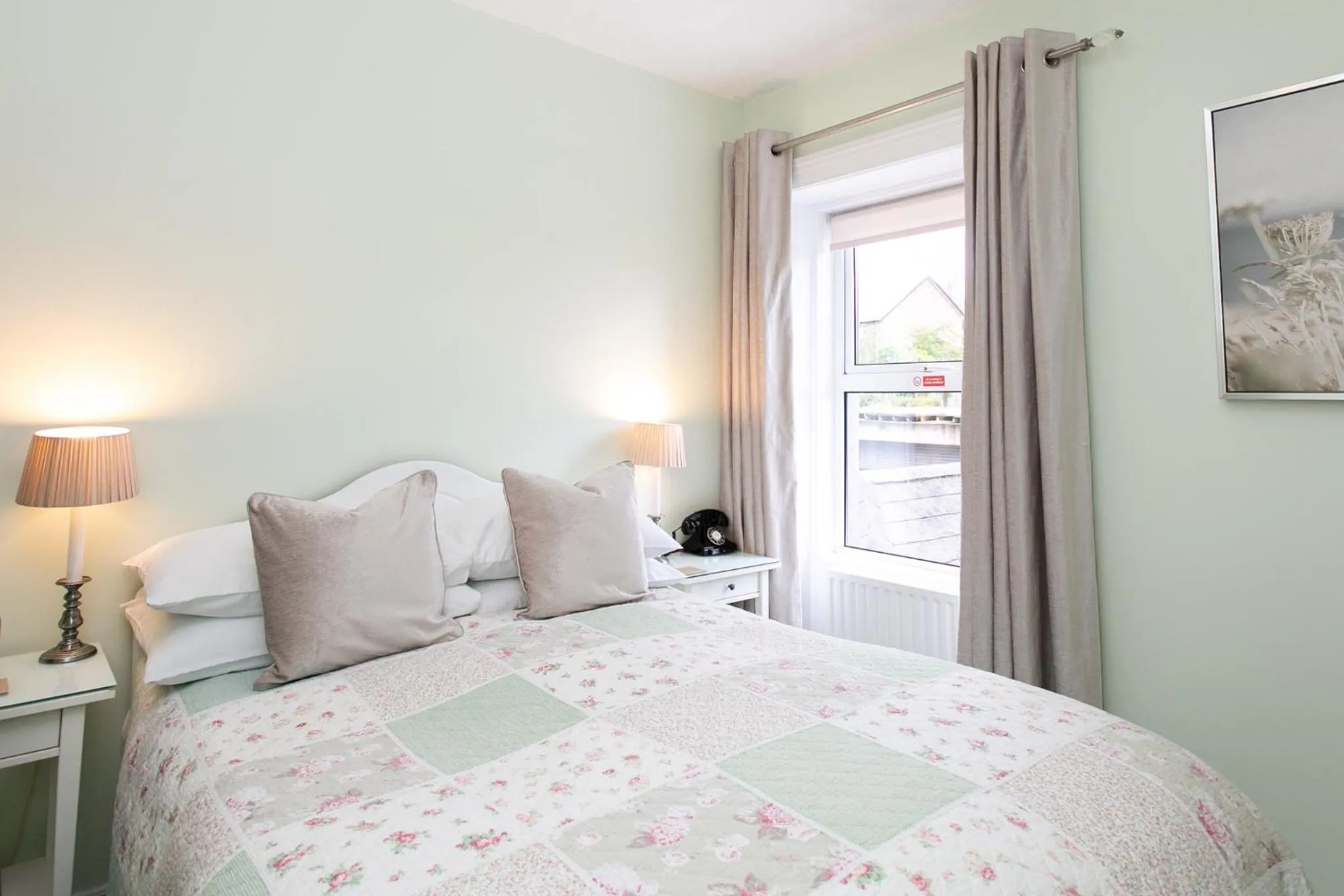 Bed in Shelleven Guest House