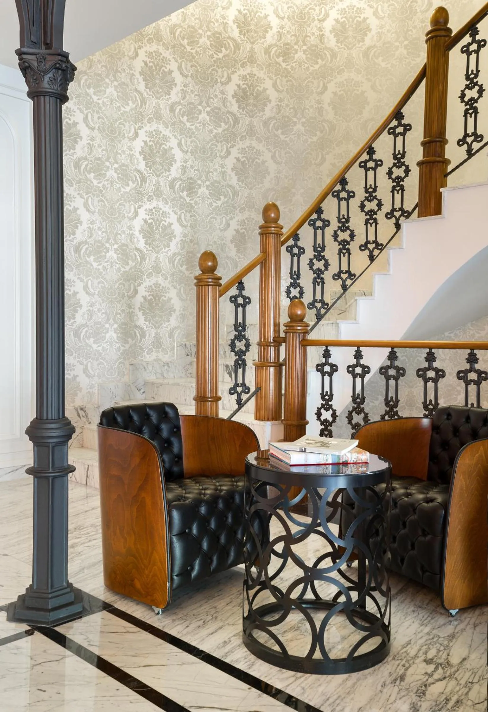 Seating area in Metropolitan Hotels Taksim