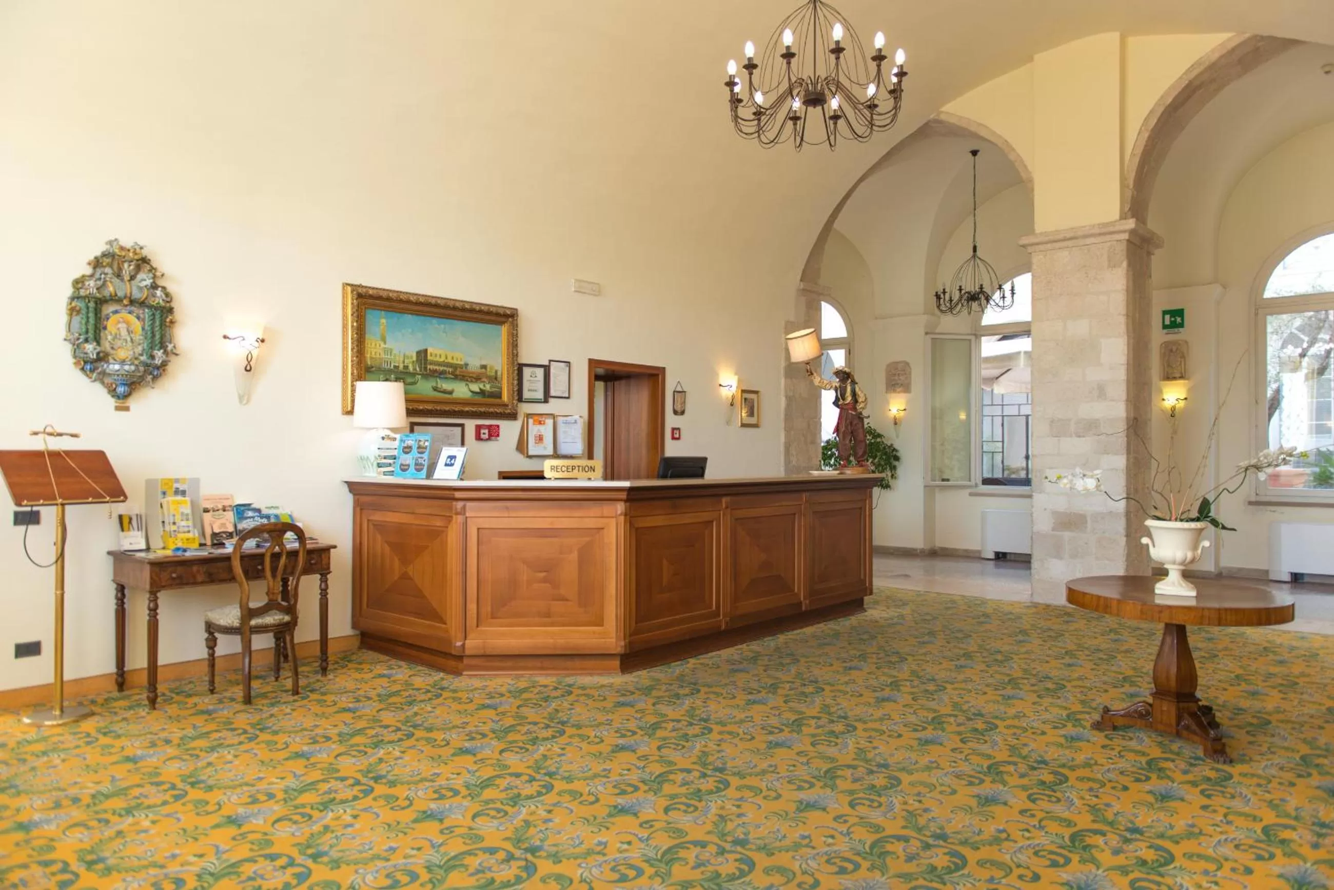 Staff in San Paolo Al Convento