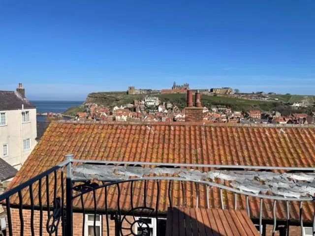 Deluxe Double Room with Balcony in Silver Street Suites