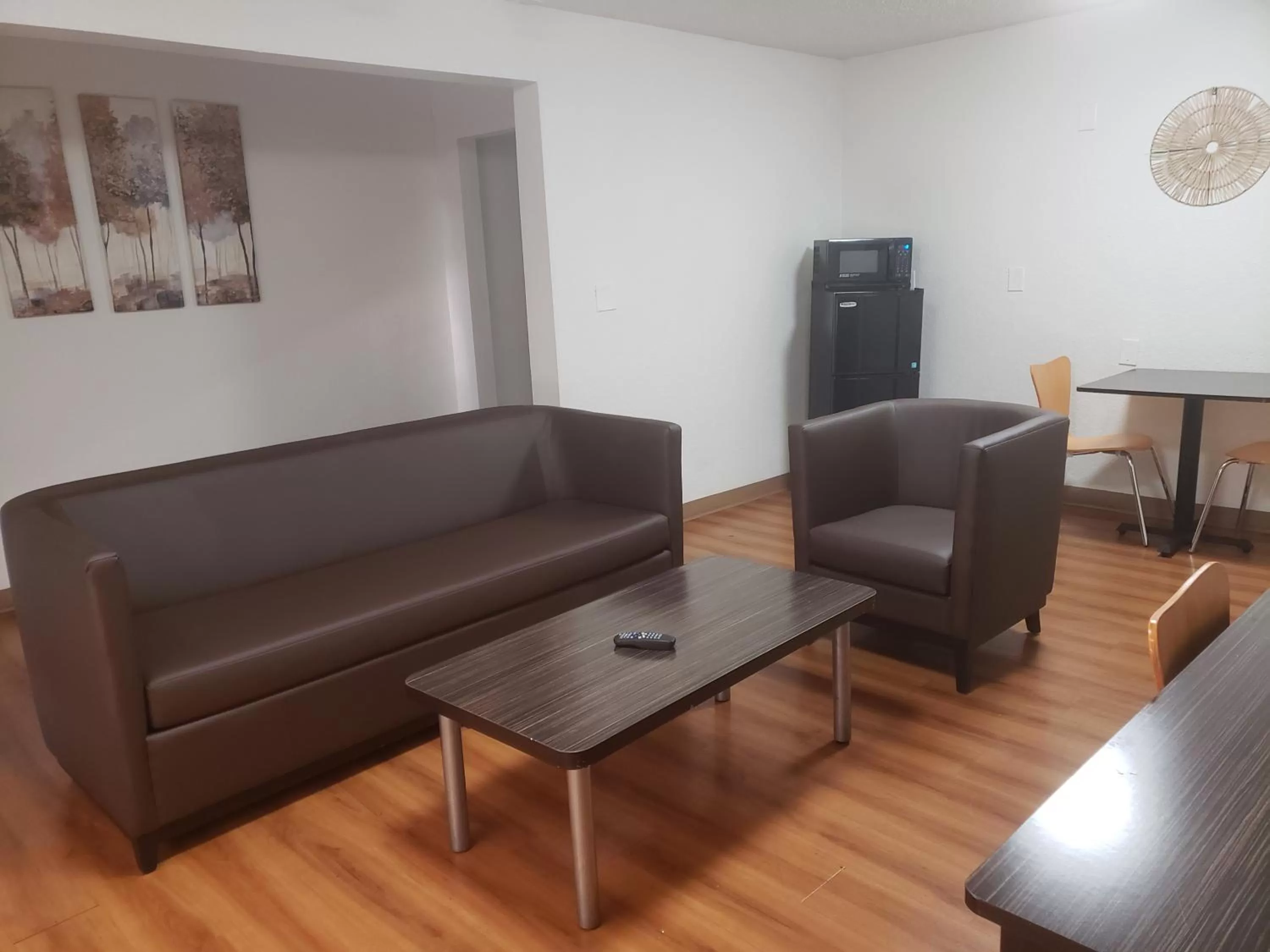 Living room in Motel 6-Rancho Mirage, CA - Palm Springs