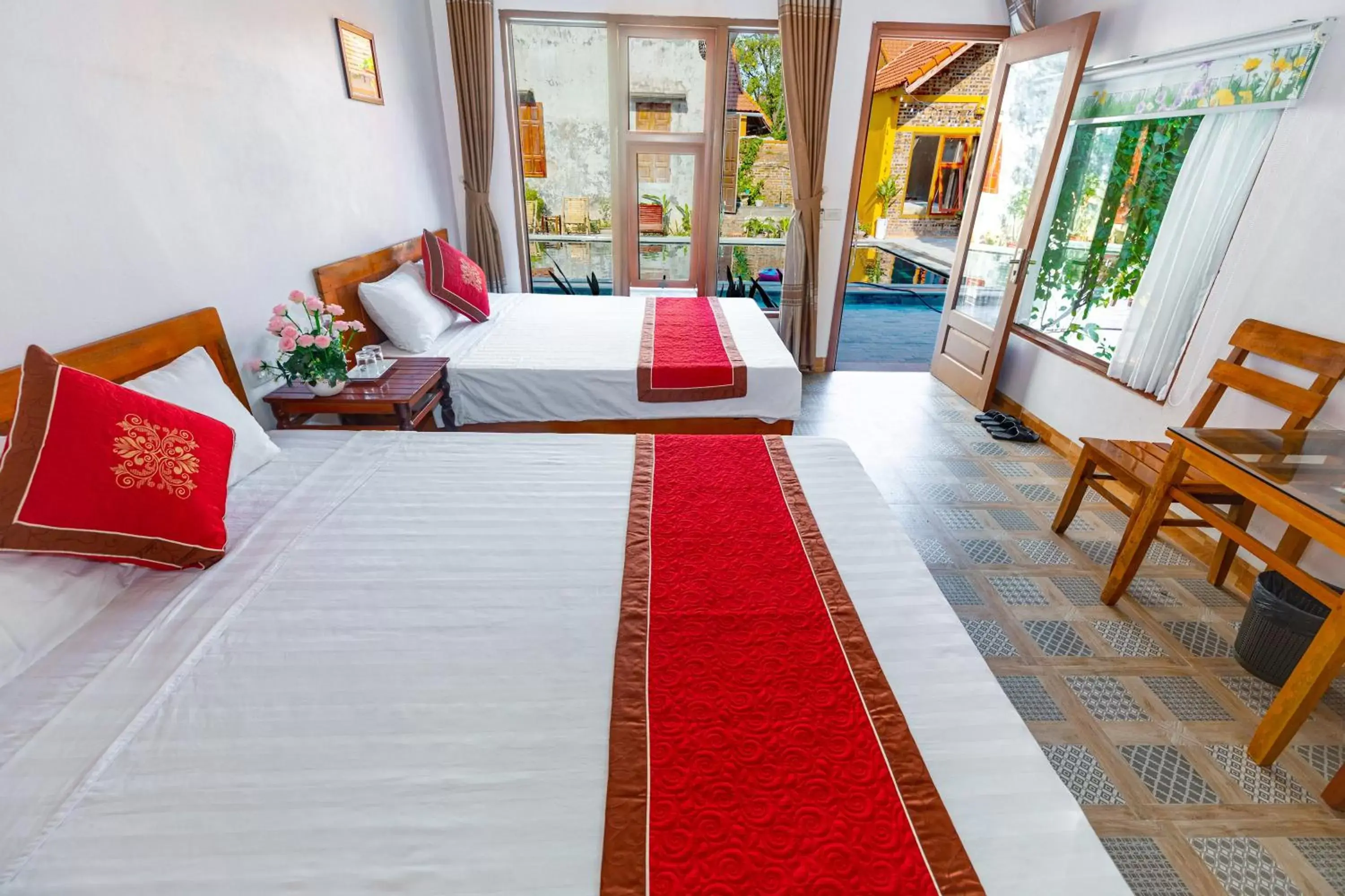 Superior Twin Room with Garden View in Tam Coc mountain bungalow Superior Twin Room with Garden View in Tam Coc mountain bungalow