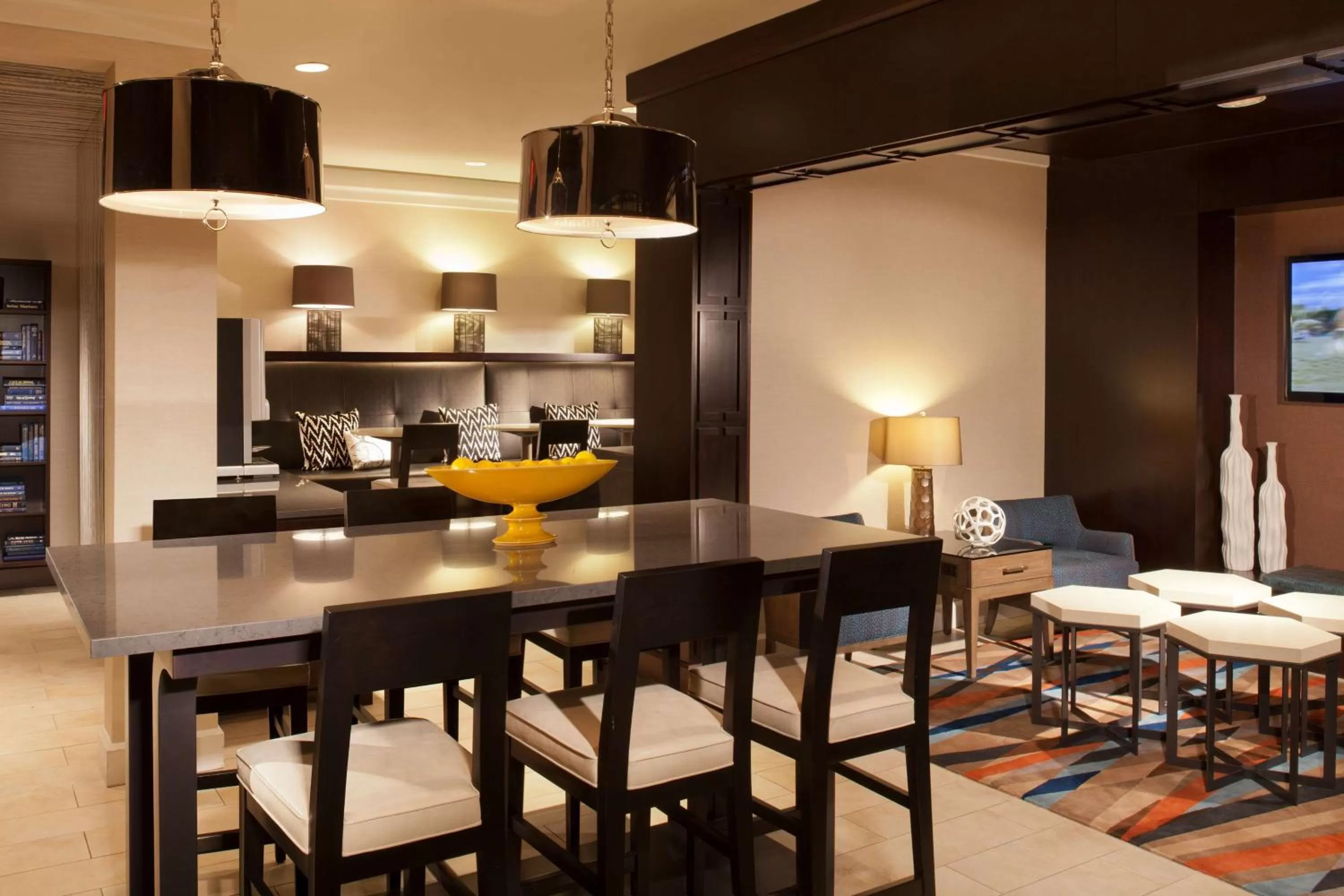 Lounge or bar in Hilton Boston Back Bay