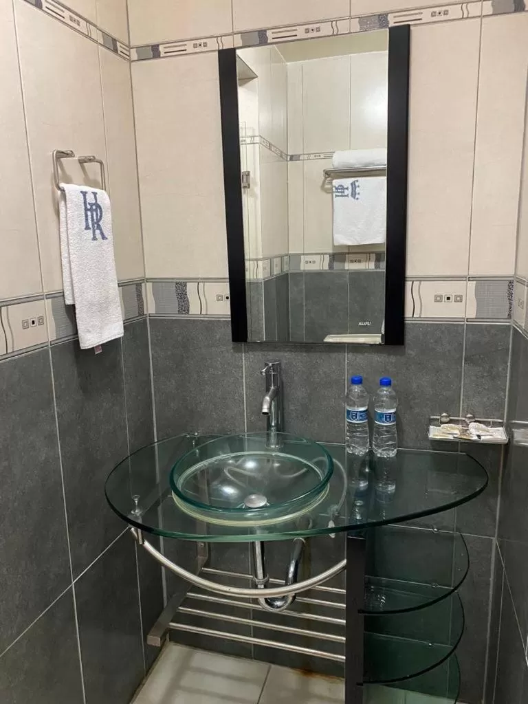 Bathroom in Hotel Real de La Barca