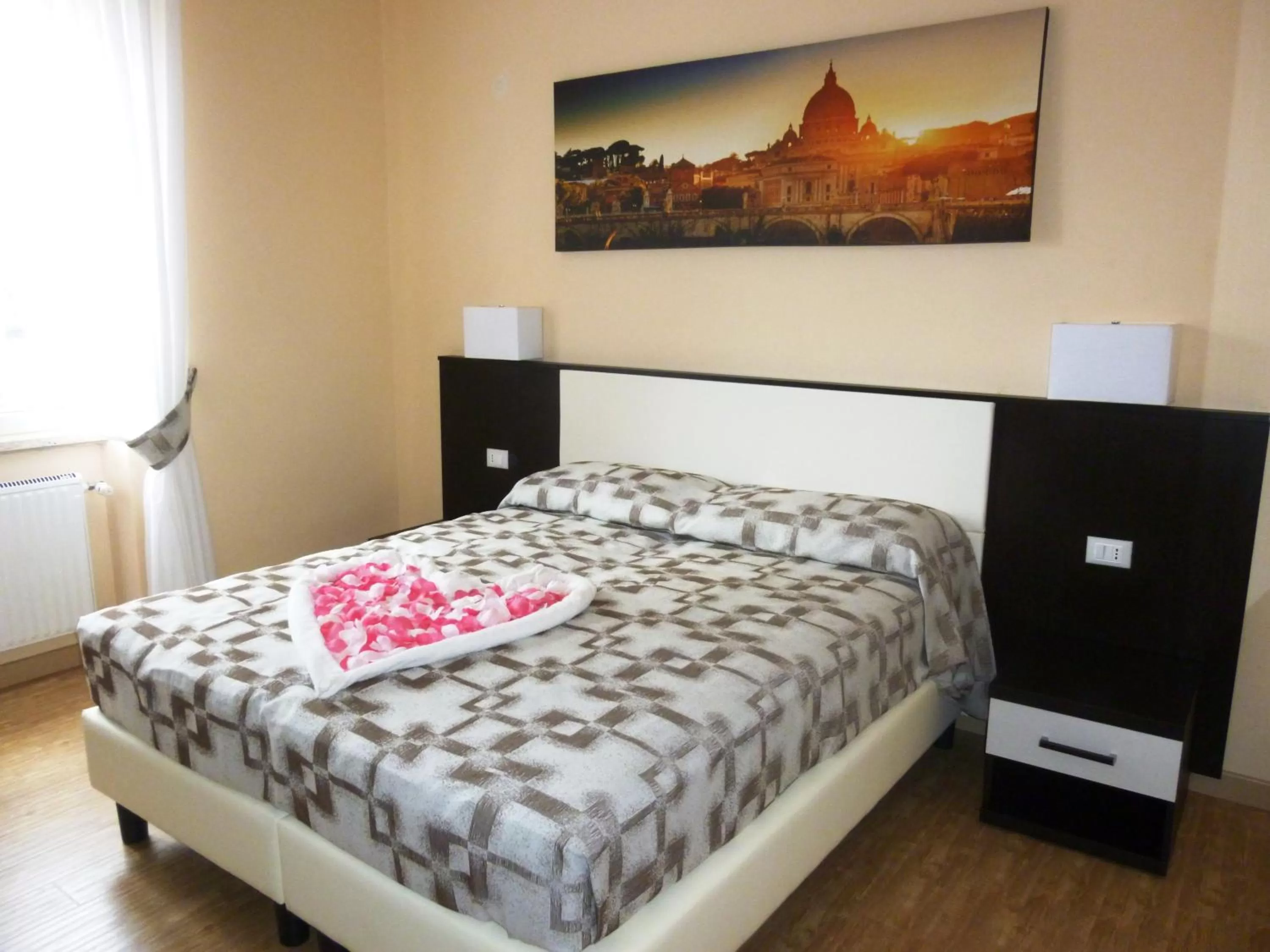 Decorative detail, Bed in Stardust Rome Guest House