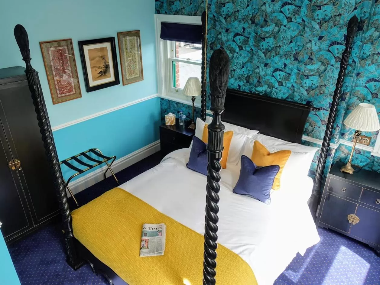 TV/Entertainment Center in Railway Hotel