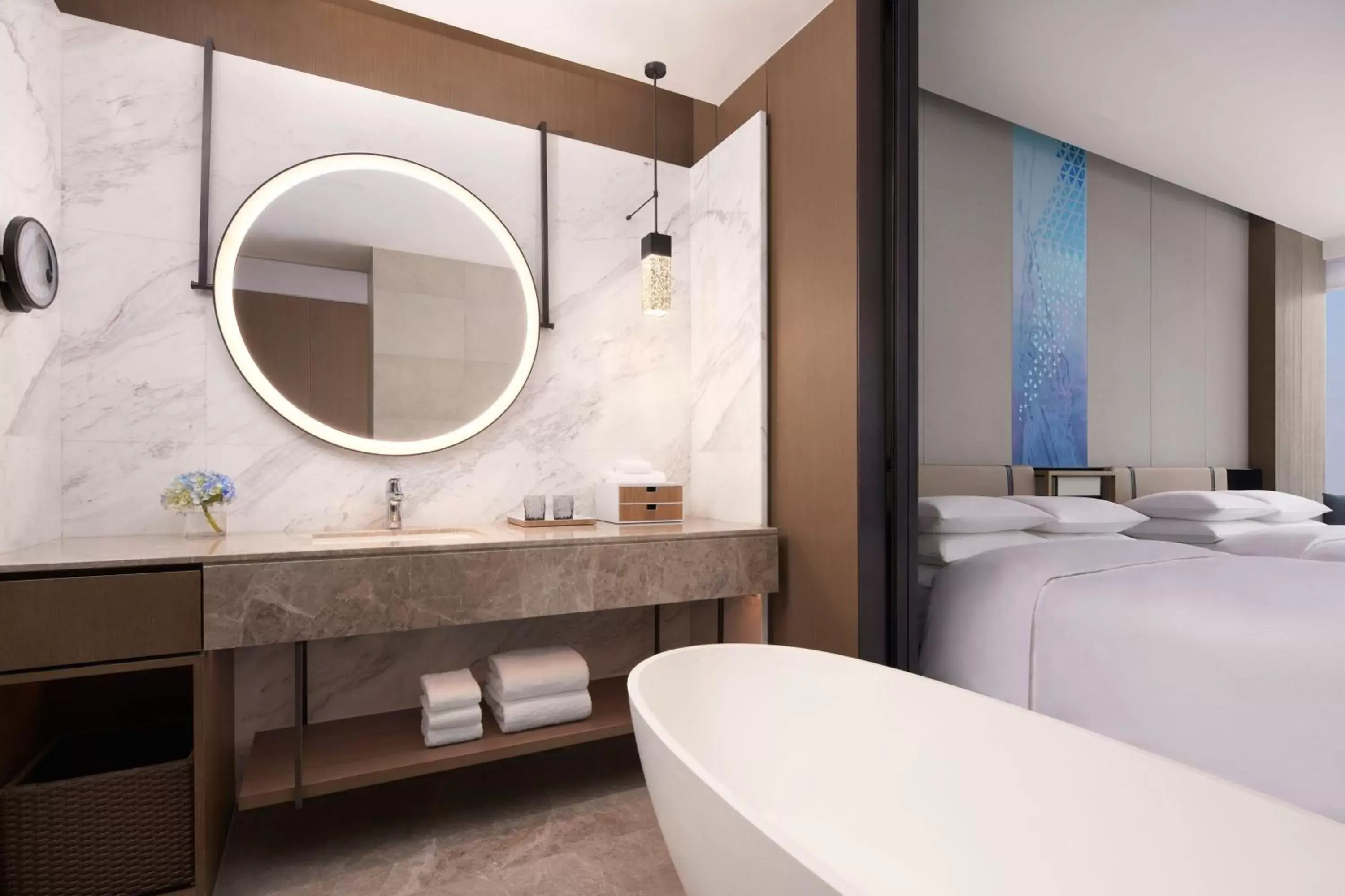 Deluxe Double Room with Two Double Beds and City View in Jinhua Marriott Hotel Deluxe Double Room with Two Double Beds and City View in Jinhua Marriott Hotel