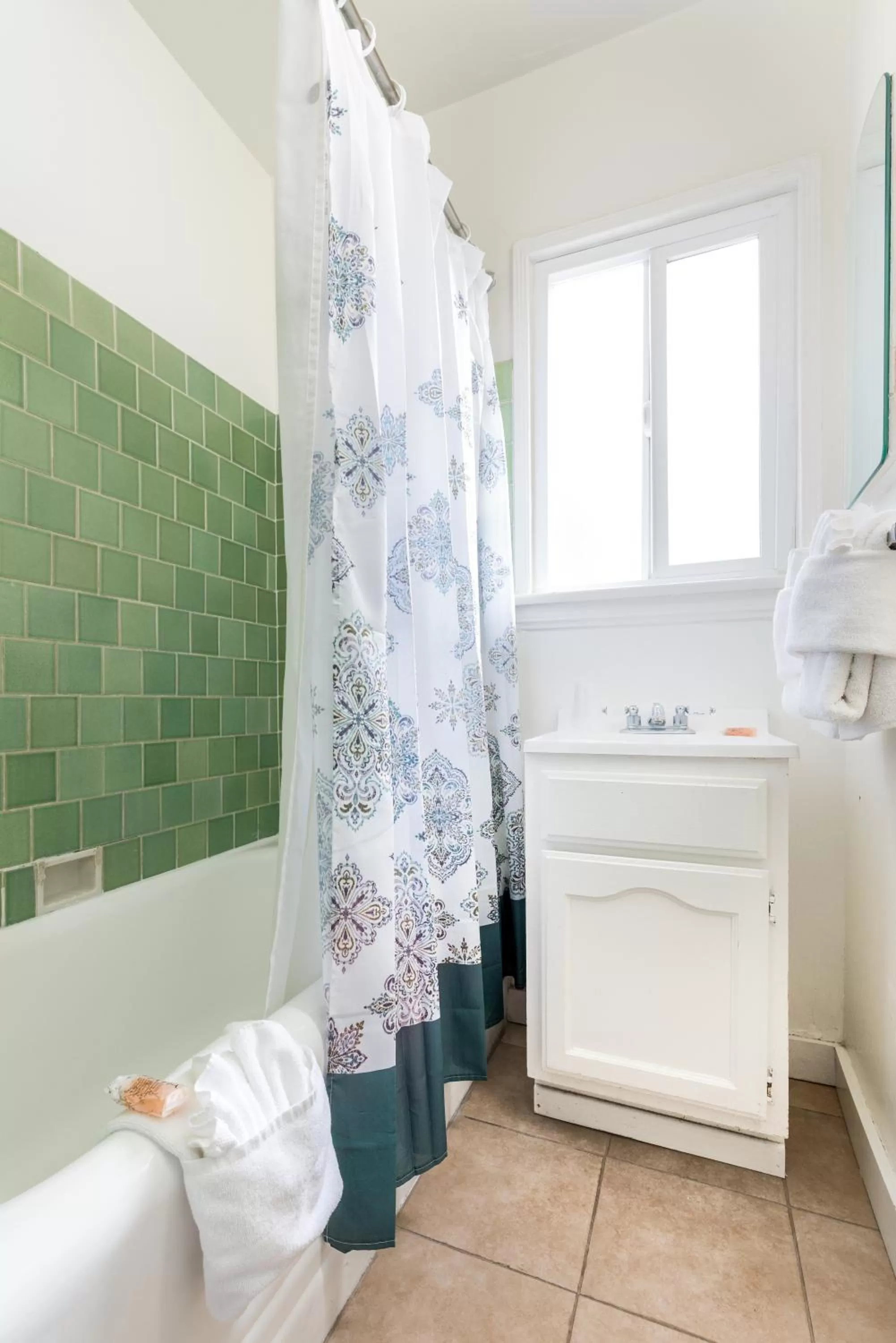 Bathroom in Wilshire Motel