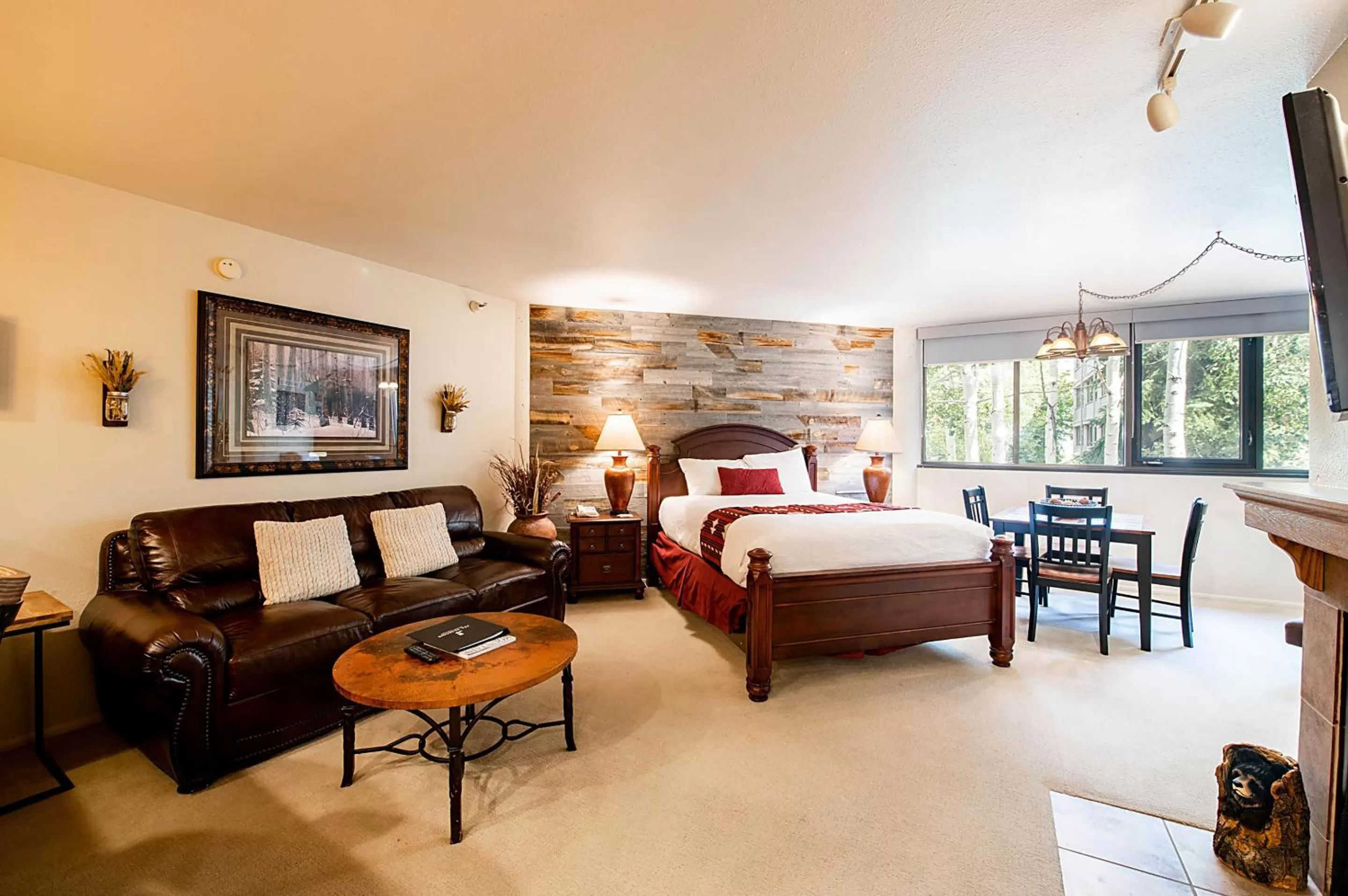 Deluxe Studio Suite in Silver King by All Seasons Resort Lodging