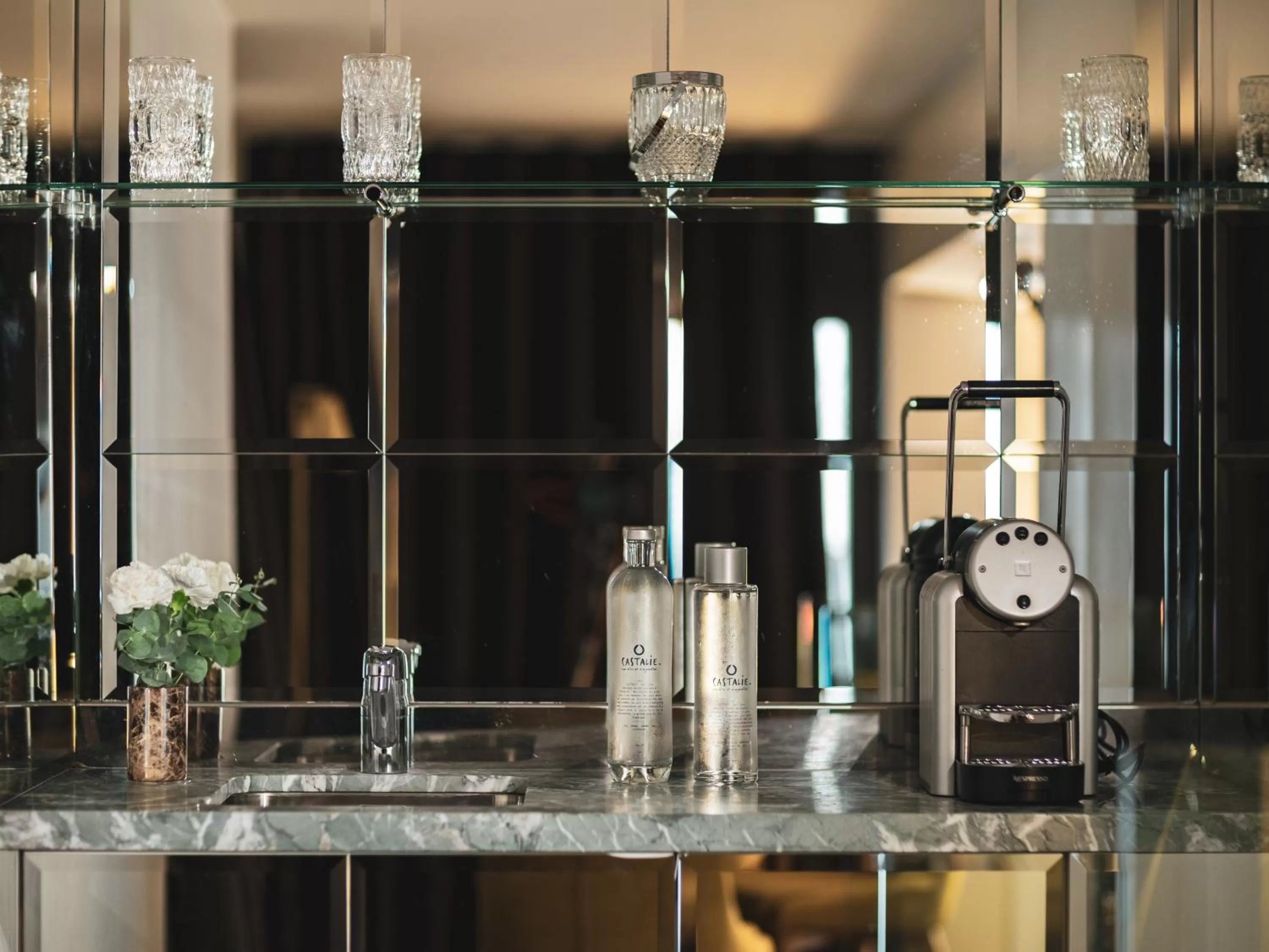 Decorative detail in Le Rayz Vendome