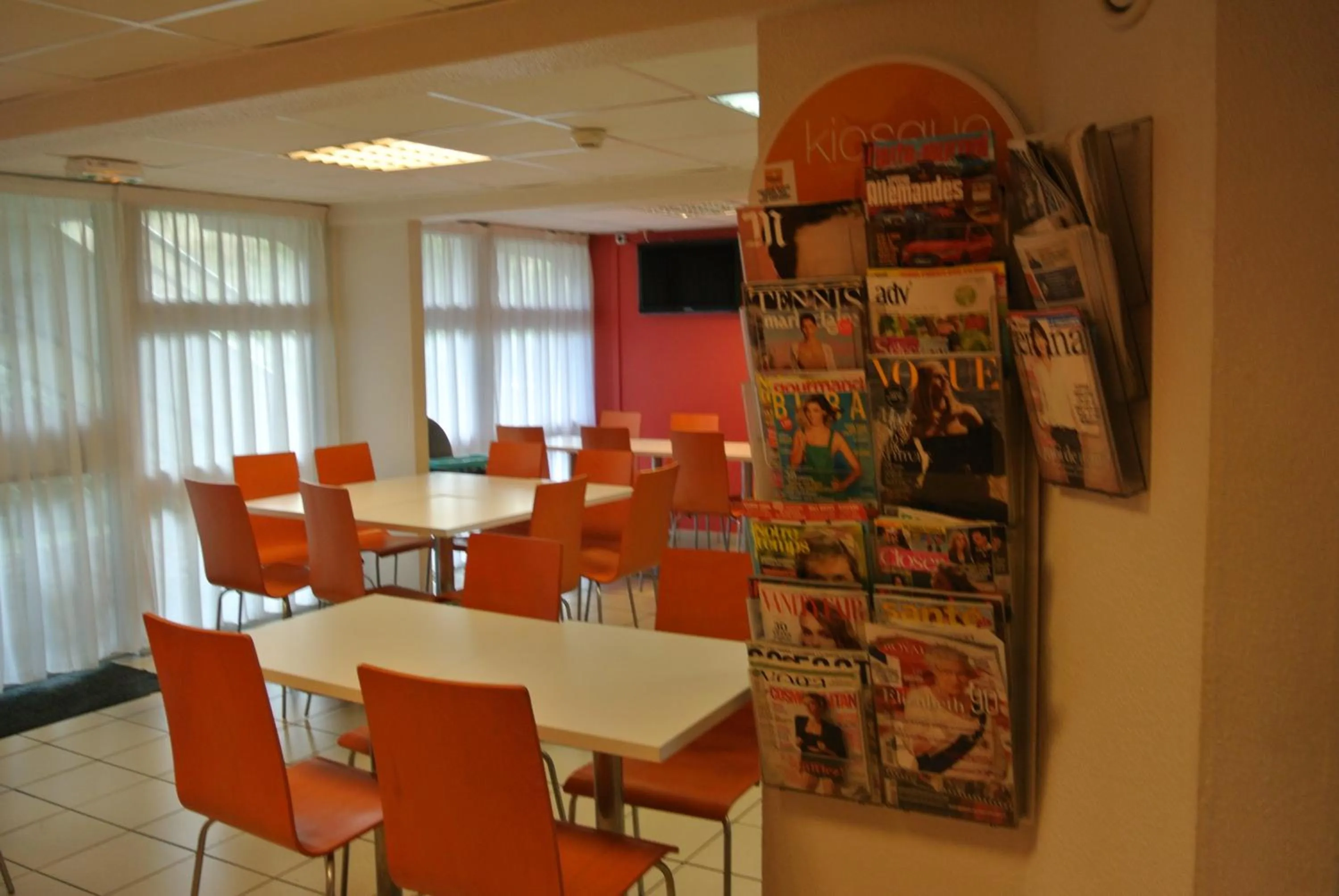 Lobby or reception in Premiere Classe Lyon Sud - Chasse Sur Rhône