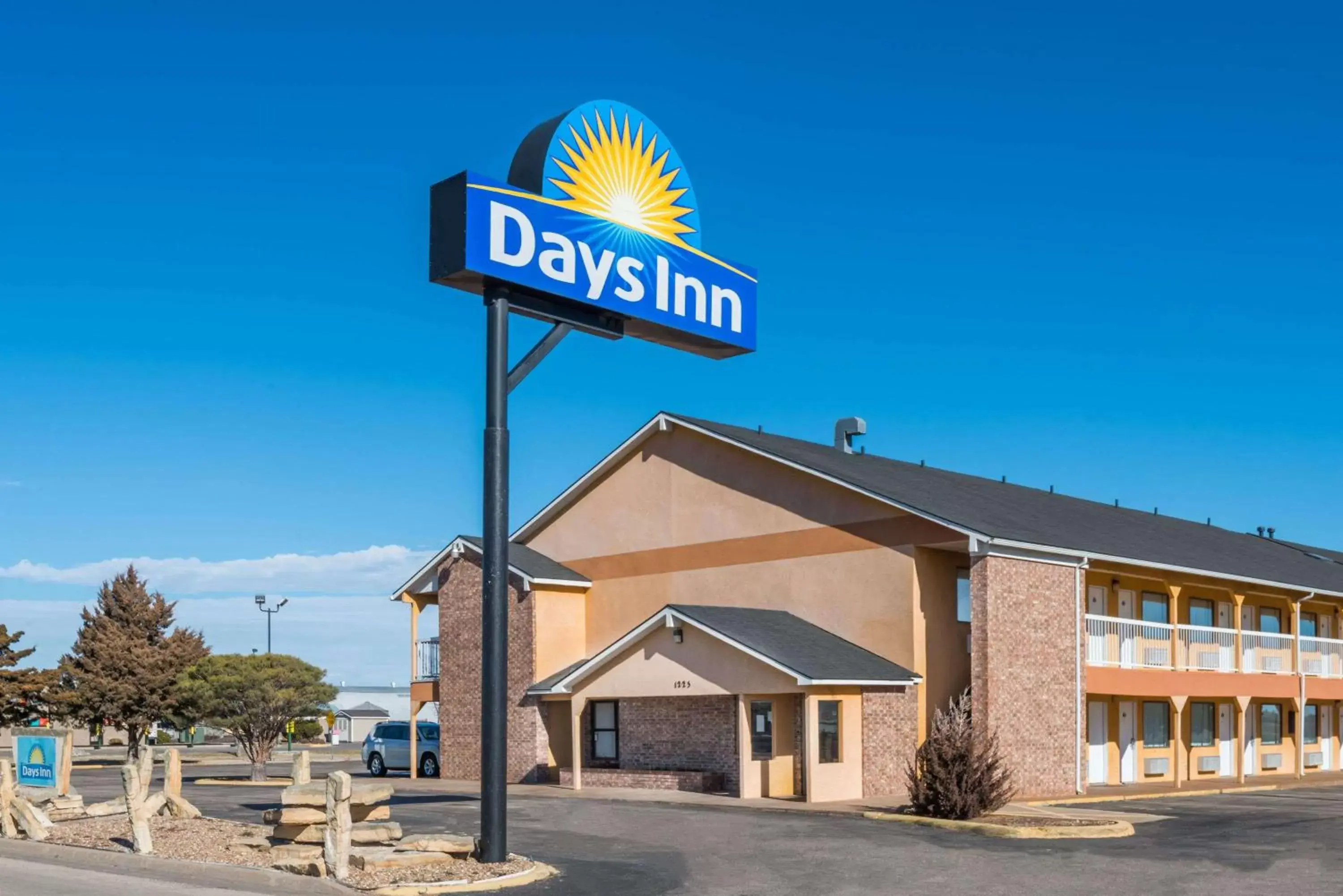 Days Inn by Wyndham Russell Days Inn by Wyndham Russell