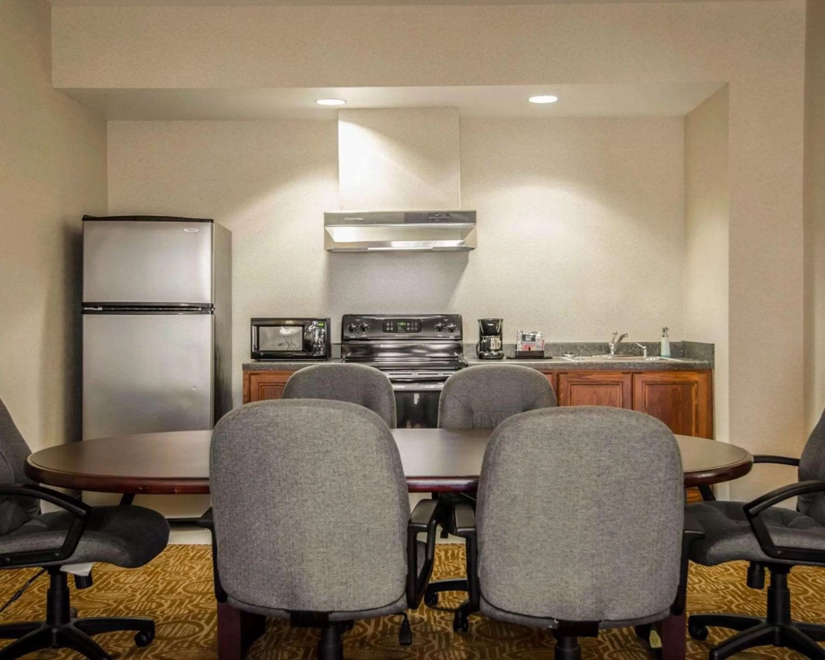 Photo of the whole room in Sleep Inn & Suites Springdale West