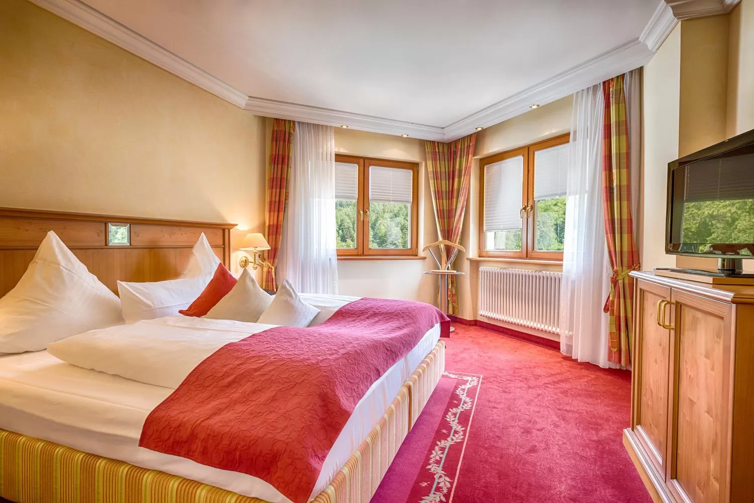 Photo of the whole room, Bed in Ringhotel Mönch`s Waldhotel