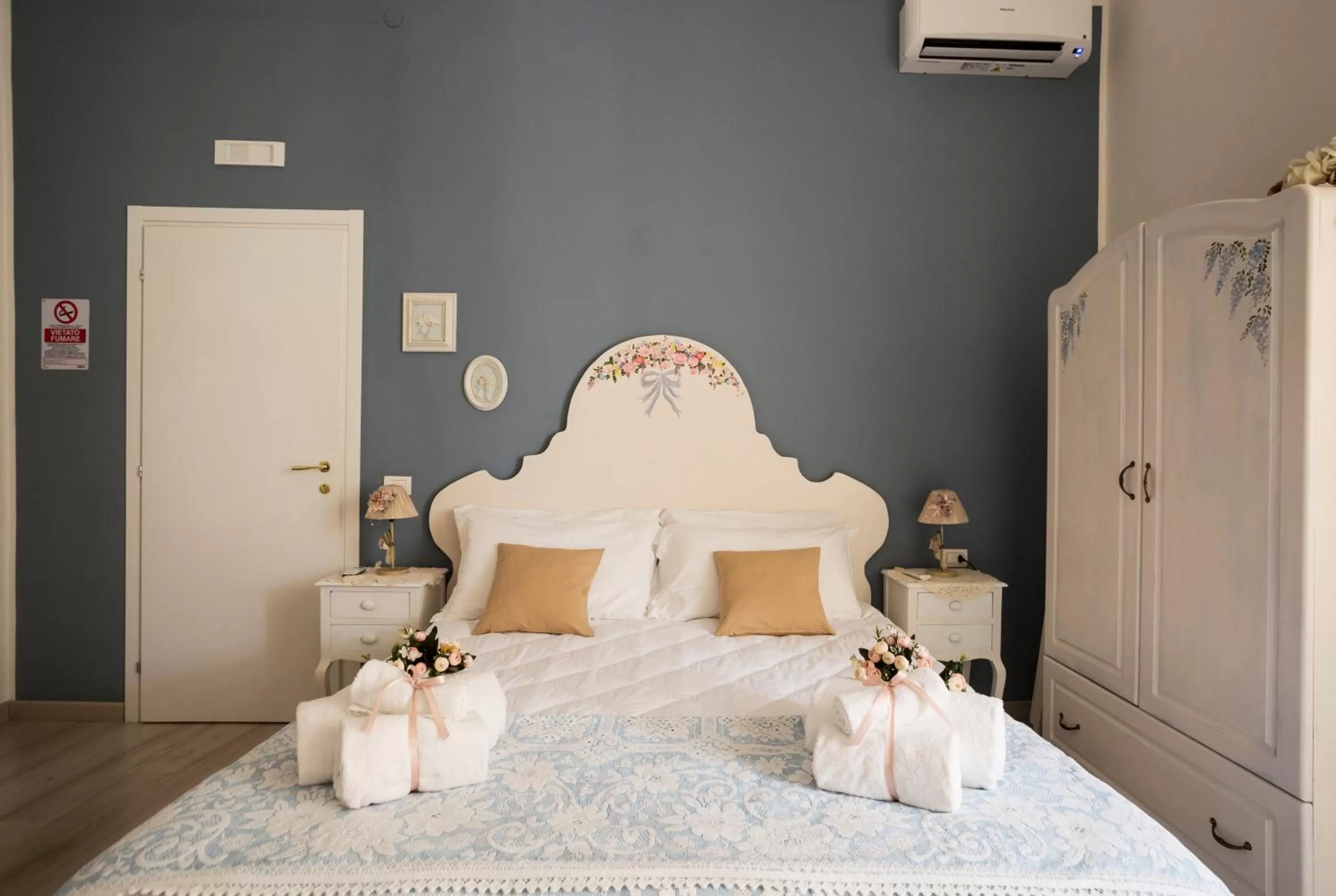 Bed in La Maison Romantique